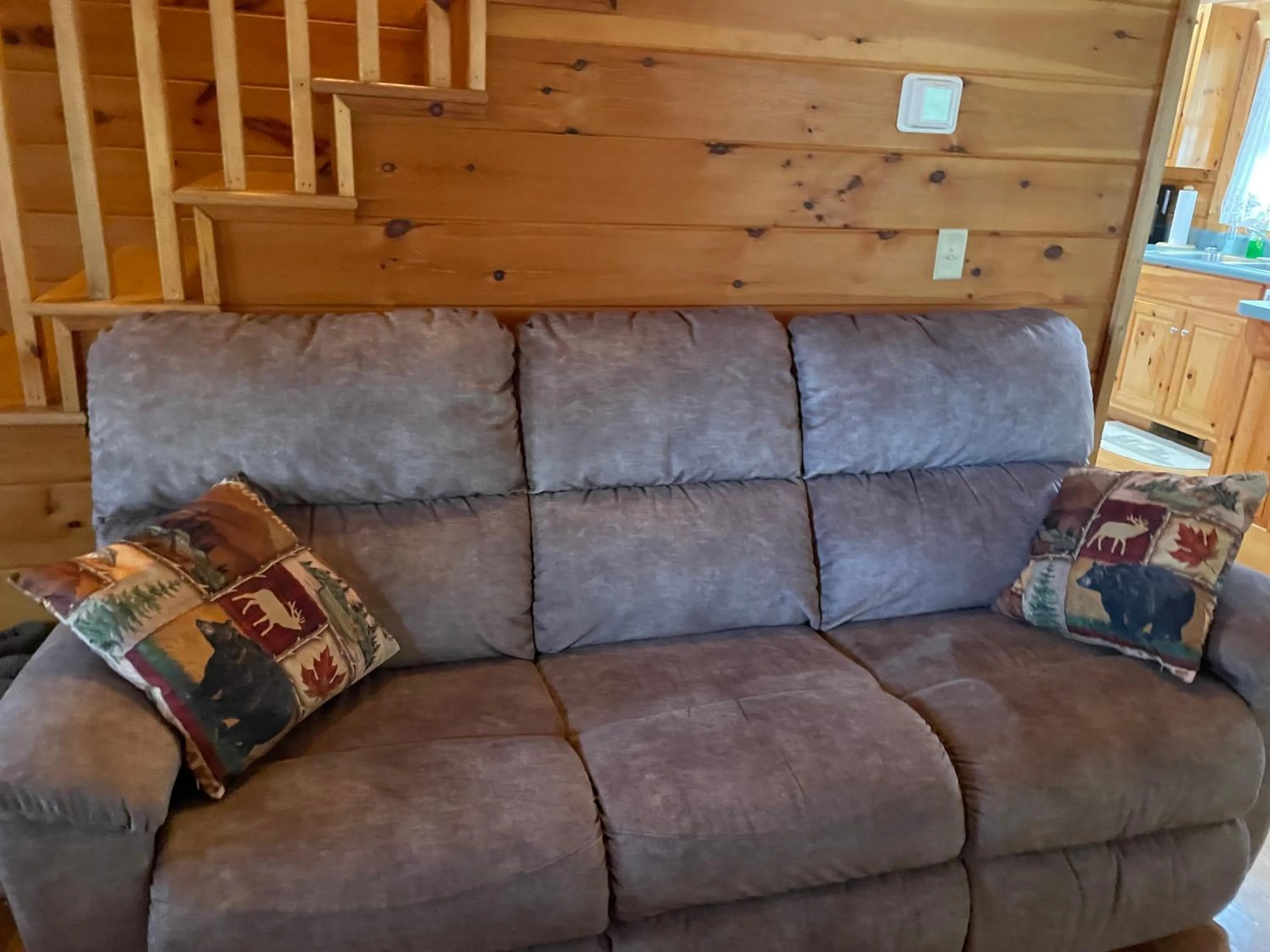 Alpenhaus Cabins Real Log Home in Helen Ga Mountains with hot tub and balconies