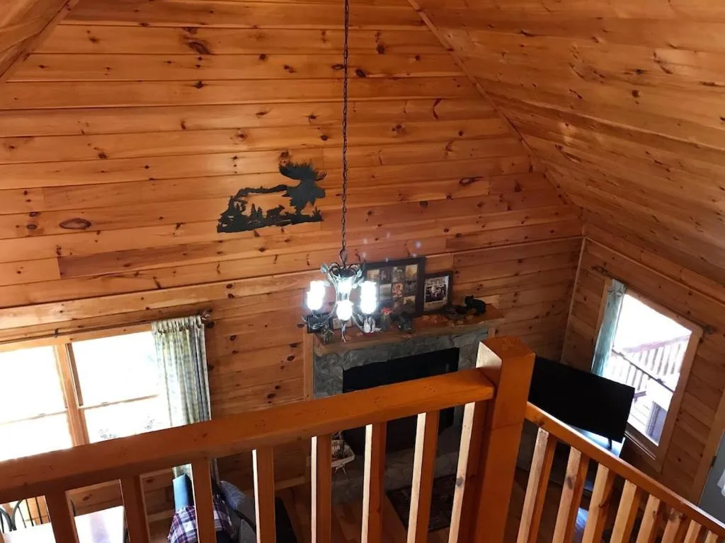 Alpenhaus Cabins Real Log Home in Helen Ga Mountains with hot tub and balconies