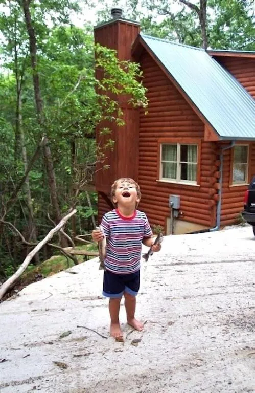 Alpenhaus Cabins Real Log Home in Helen Ga Mountains with hot tub and balconies