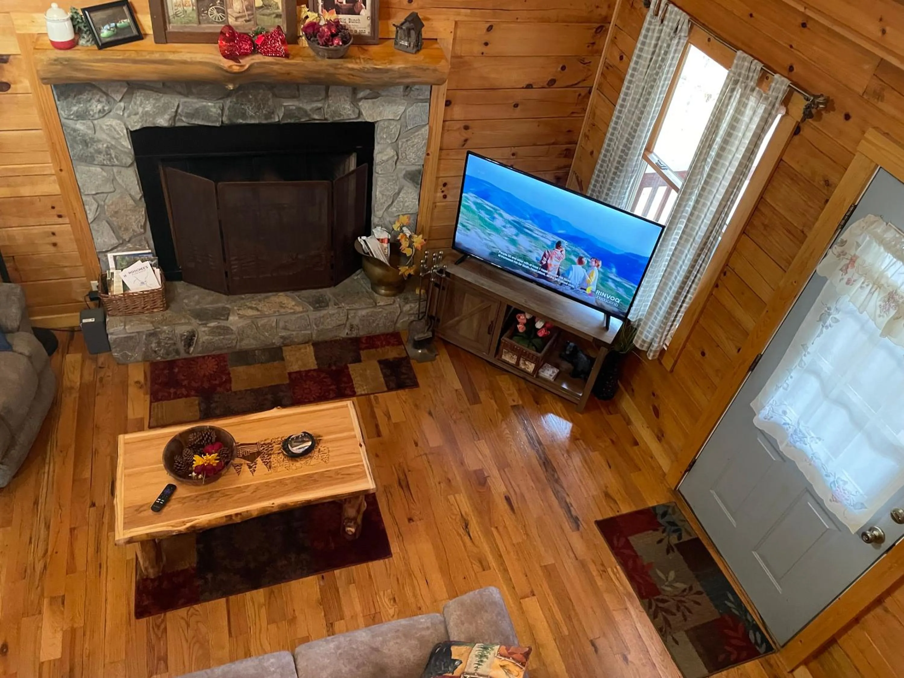 Alpenhaus Cabins Real Log Home in Helen Ga Mountains with hot tub and balconies