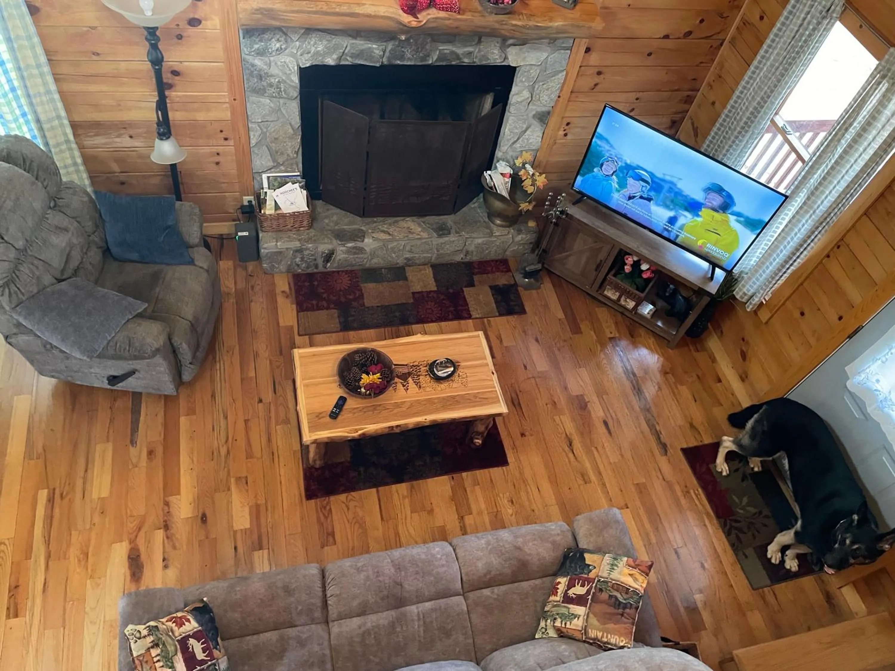 Alpenhaus Cabins Real Log Home in Helen Ga Mountains with hot tub and balconies