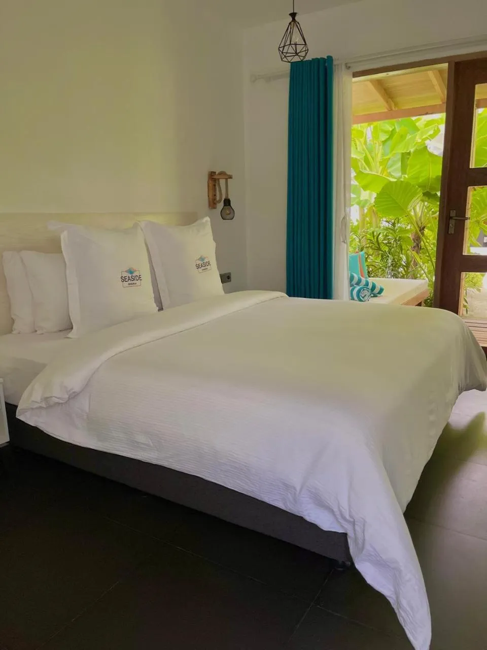 Bed in Seaside Dhigurah