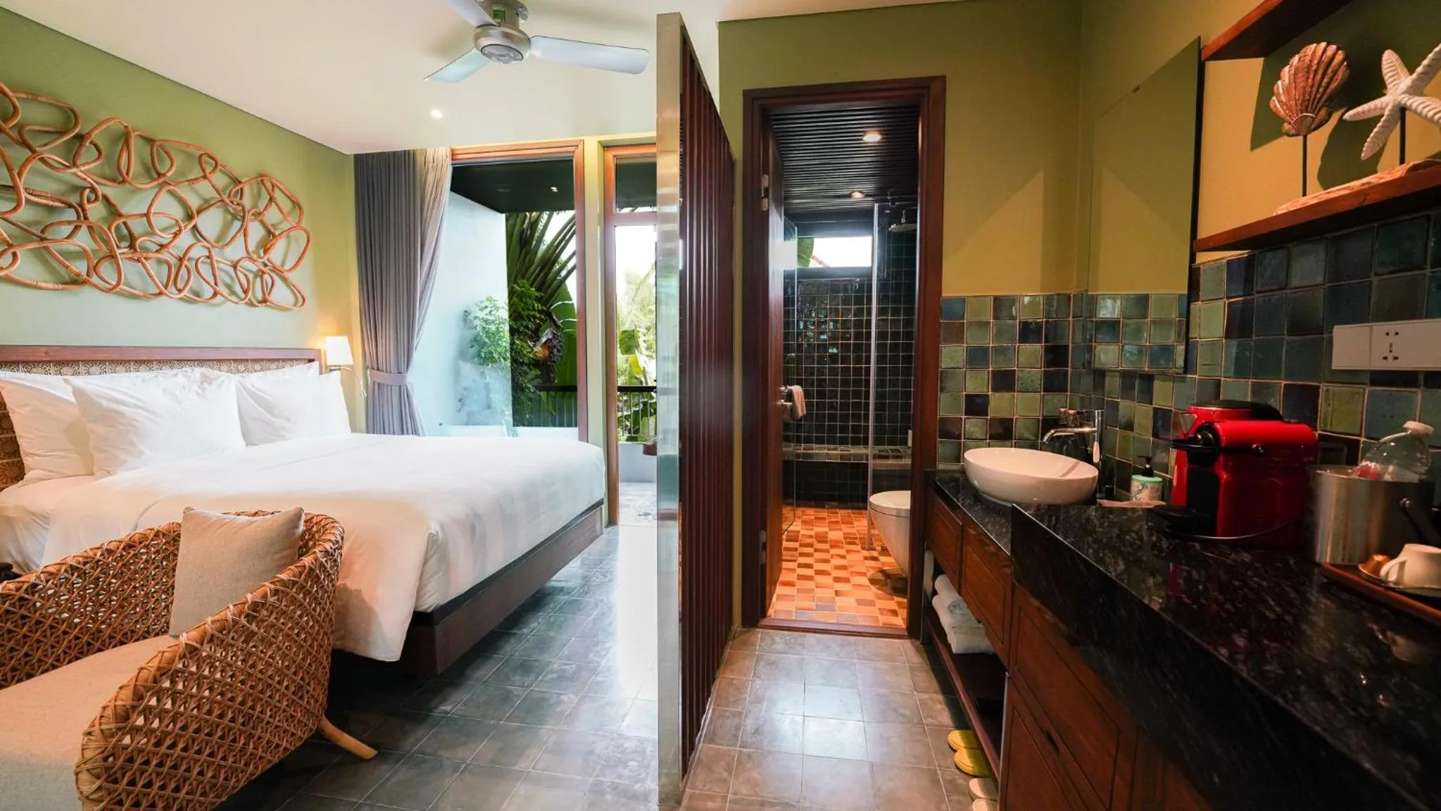 Bathroom, Bed in CHiEM HoiAn - The Beachside Boutique Hotel & Villa