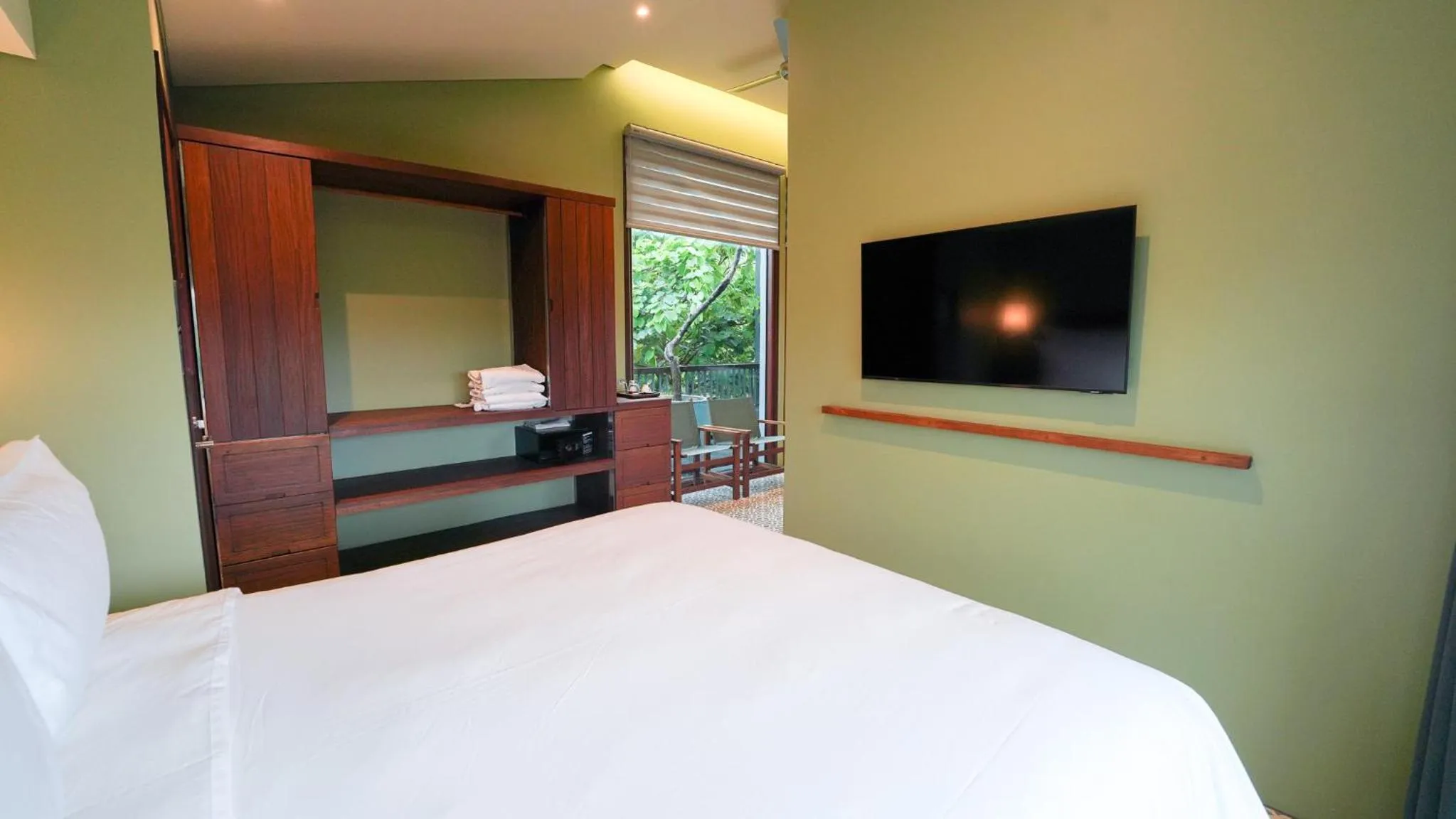 TV and multimedia, Bed in CHiEM HoiAn - The Beachside Boutique Hotel & Villa