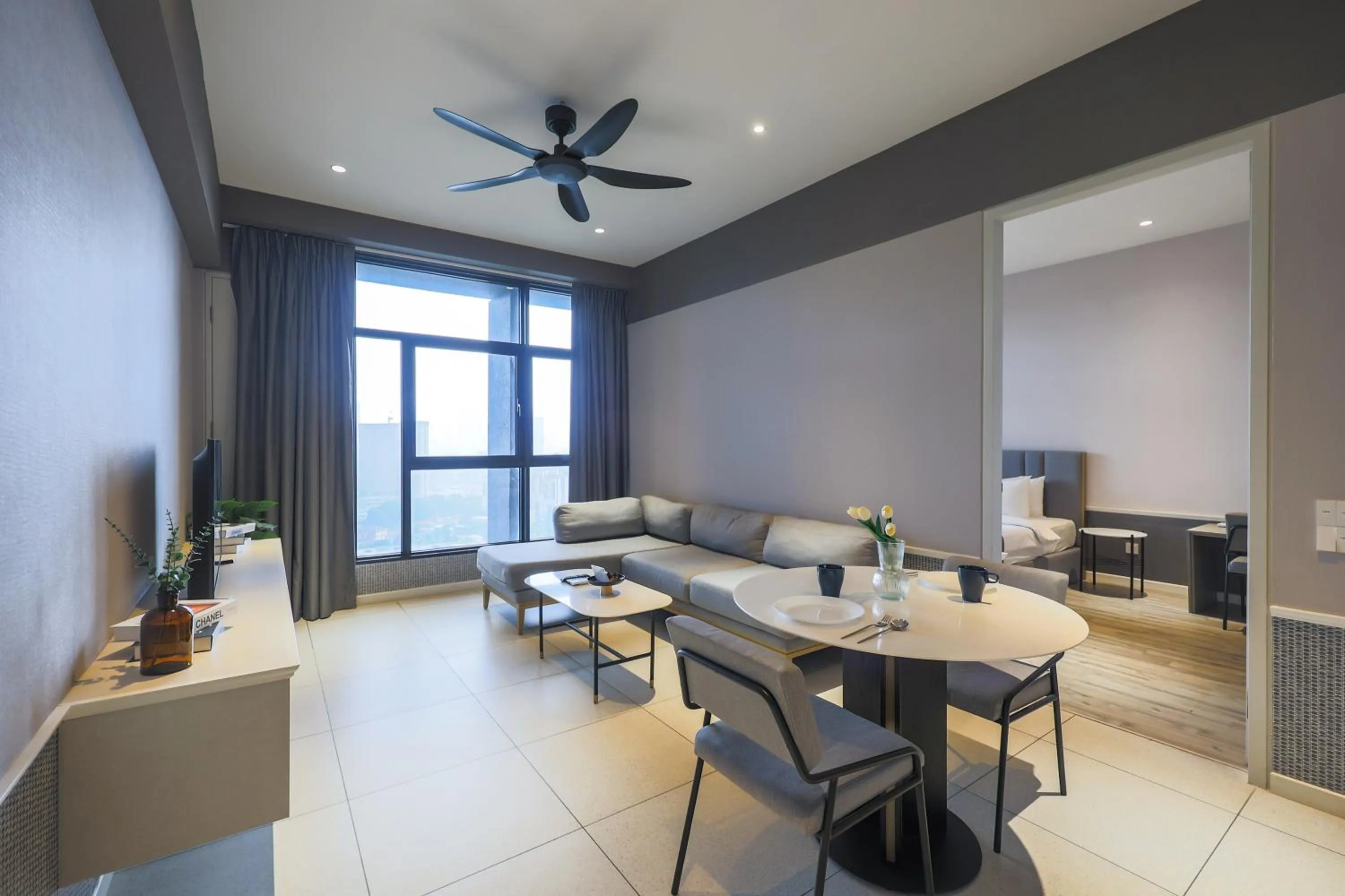 TV and multimedia in Millerz Square by MyKey