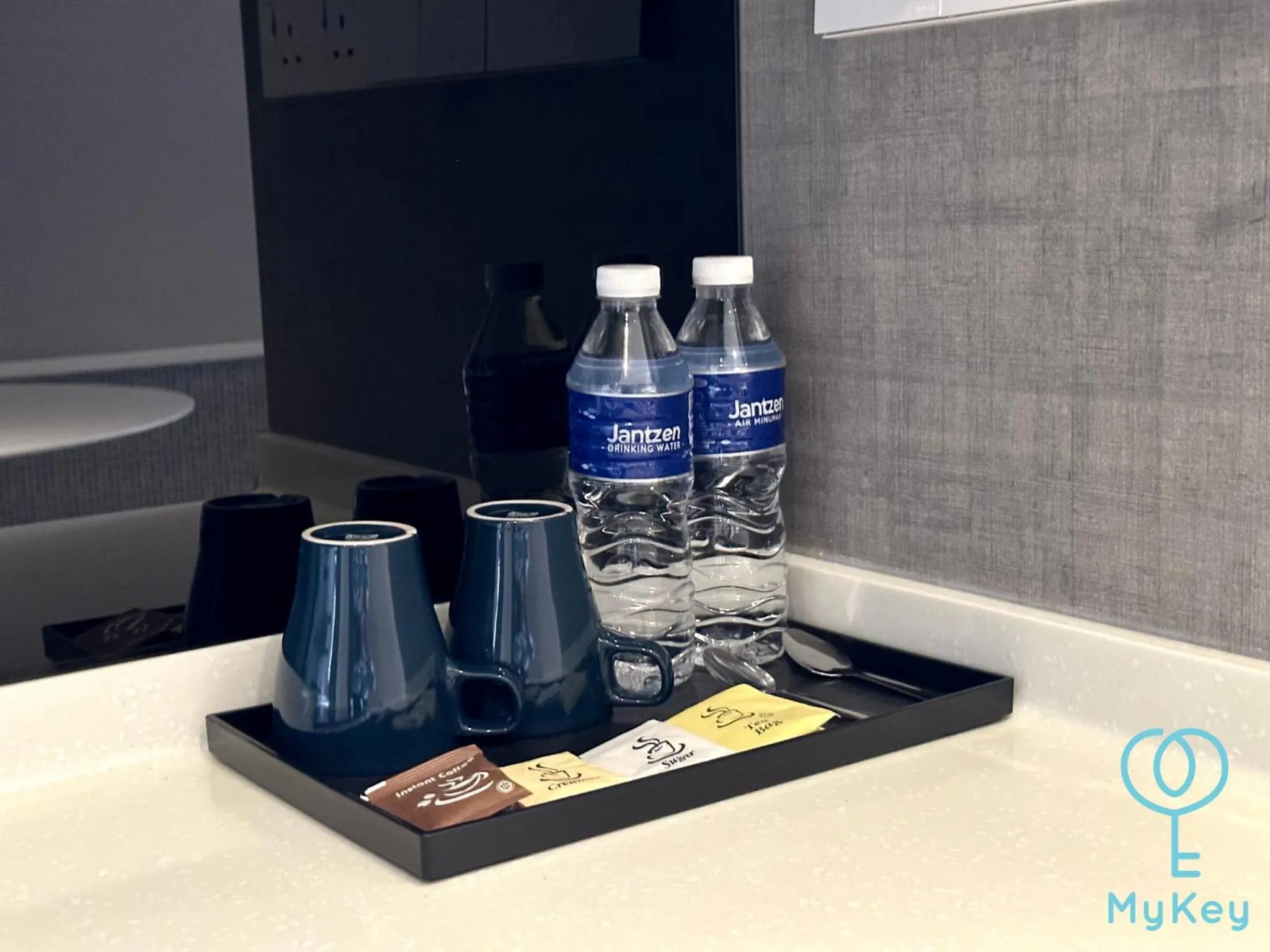 Millerz Square by MyKey