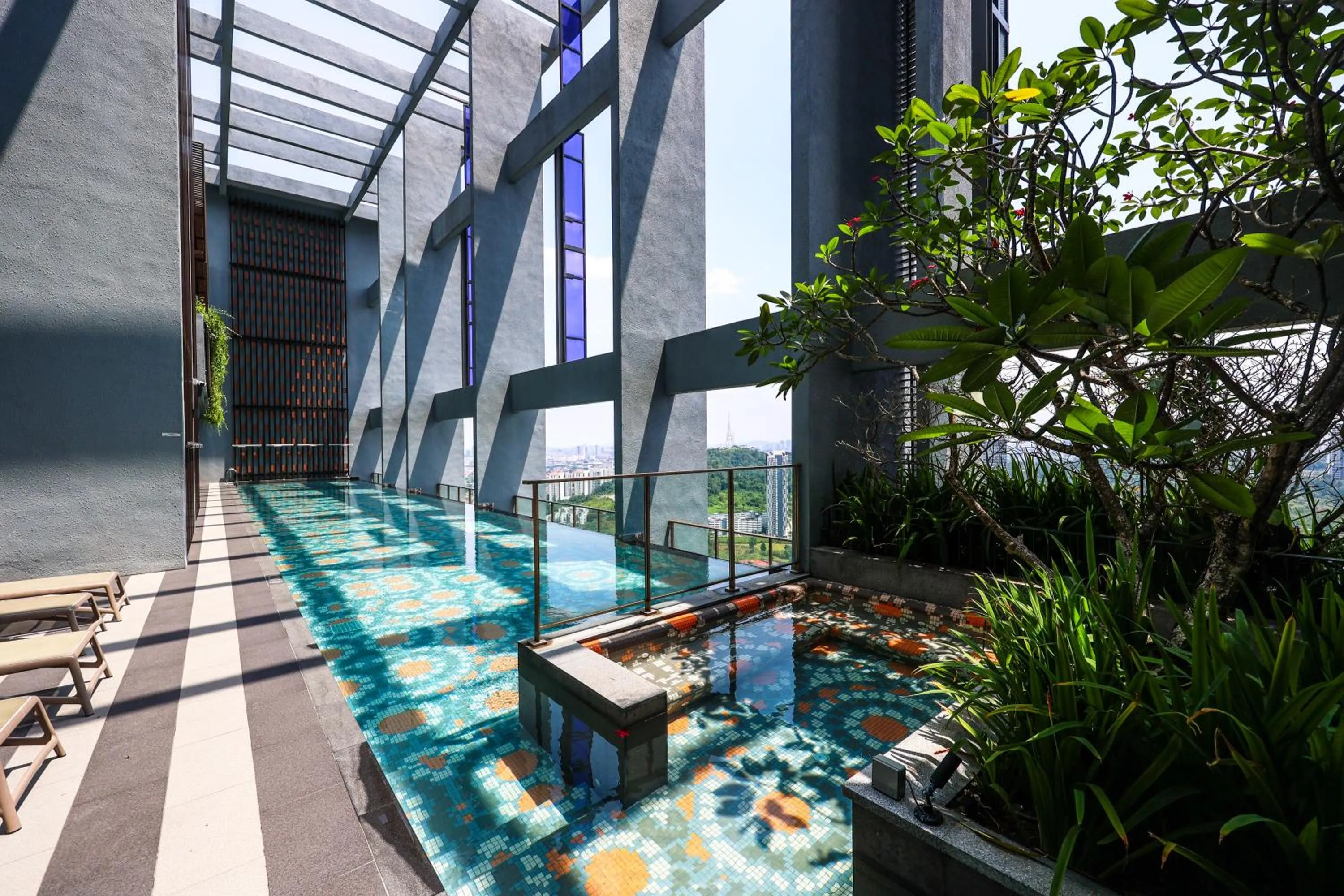 Swimming pool in Millerz Square by MyKey