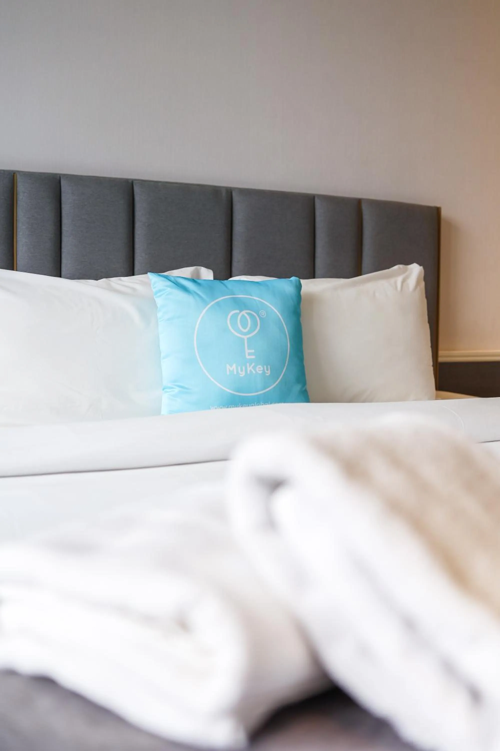 Bed in Millerz Square by MyKey