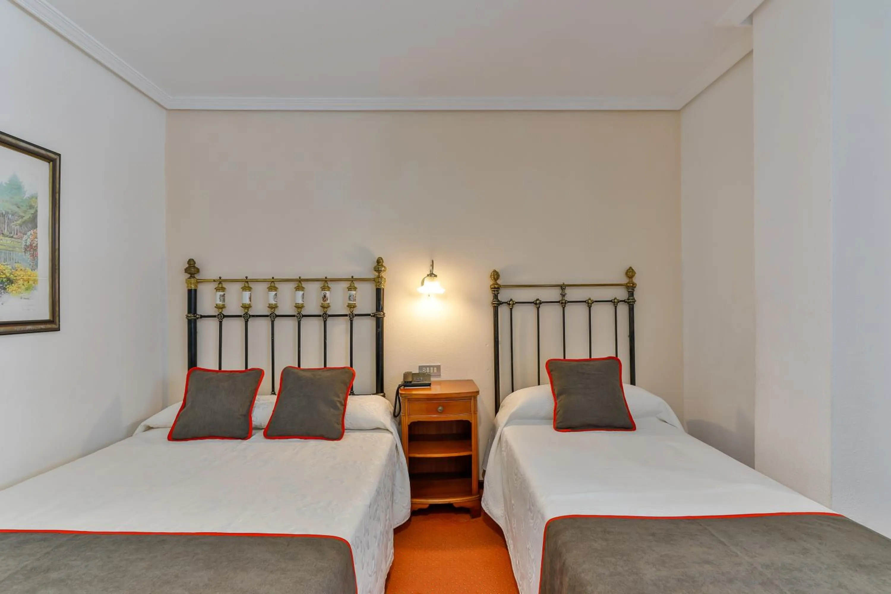 Bedroom in Hotel Santillana