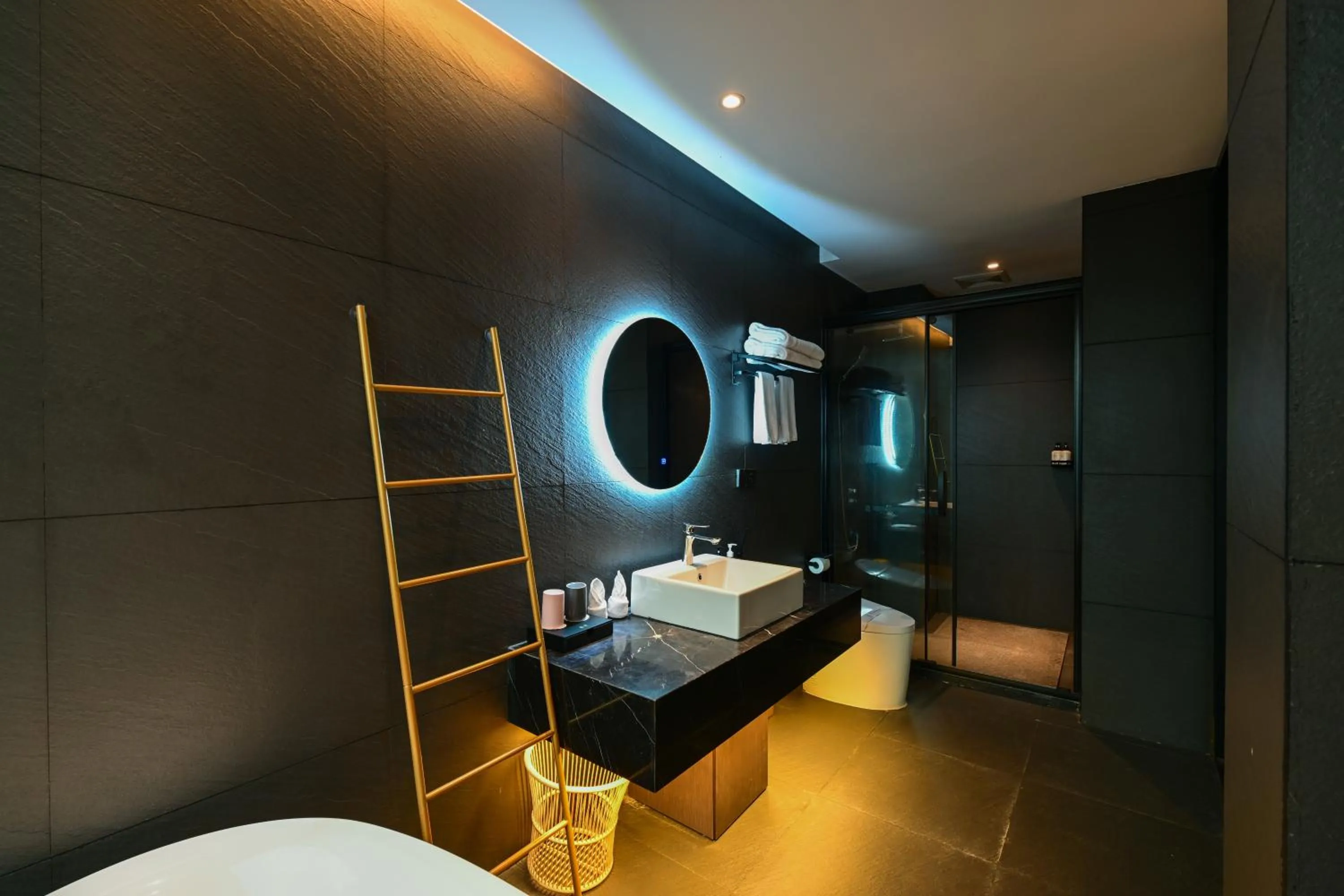 Shower in XMAN Sunrise Peaks Resort