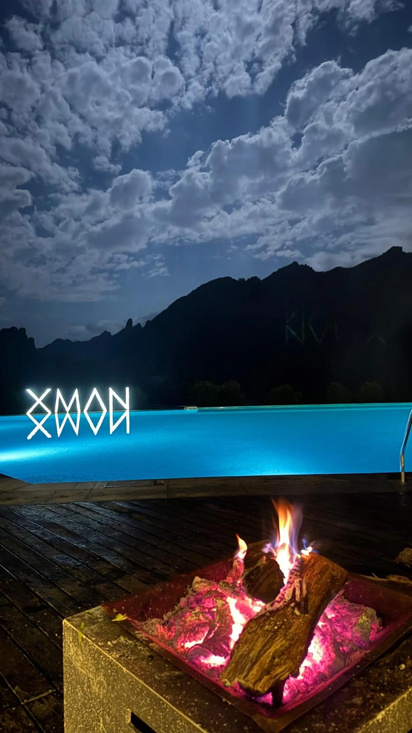 Night in XMAN Sunrise Peaks Resort