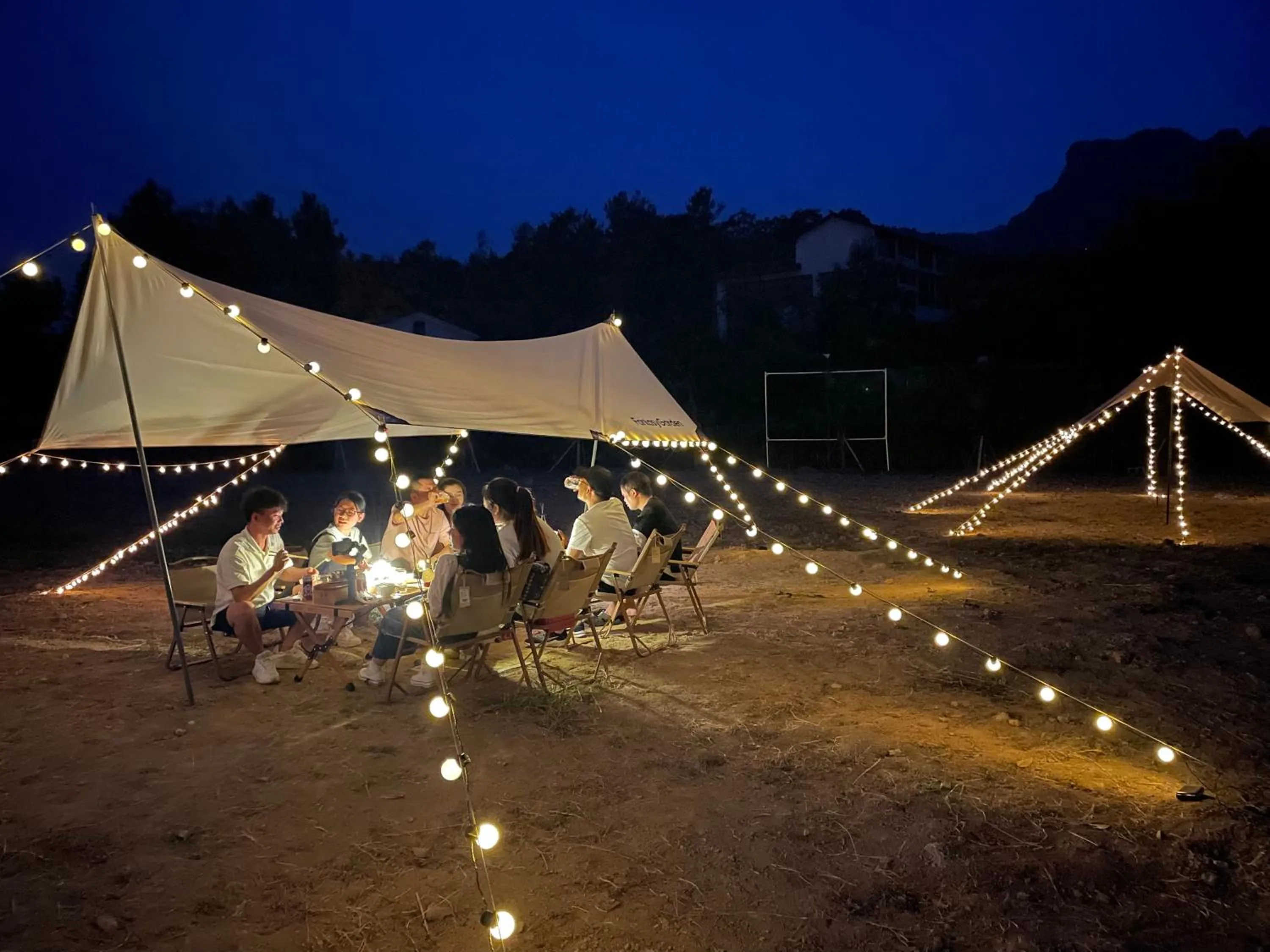 Evening entertainment in XMAN Sunrise Peaks Resort