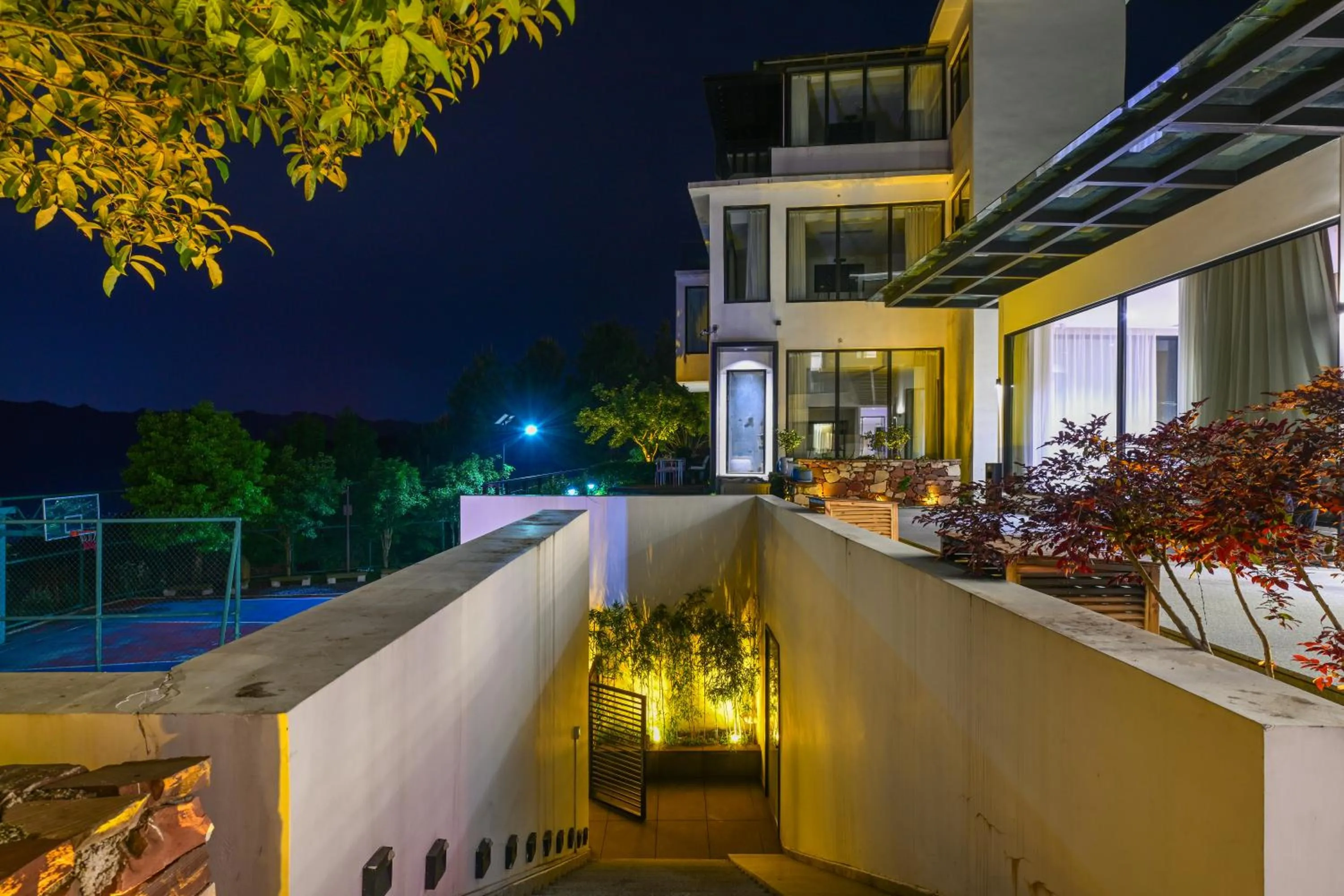 Property building in XMAN Sunrise Peaks Resort