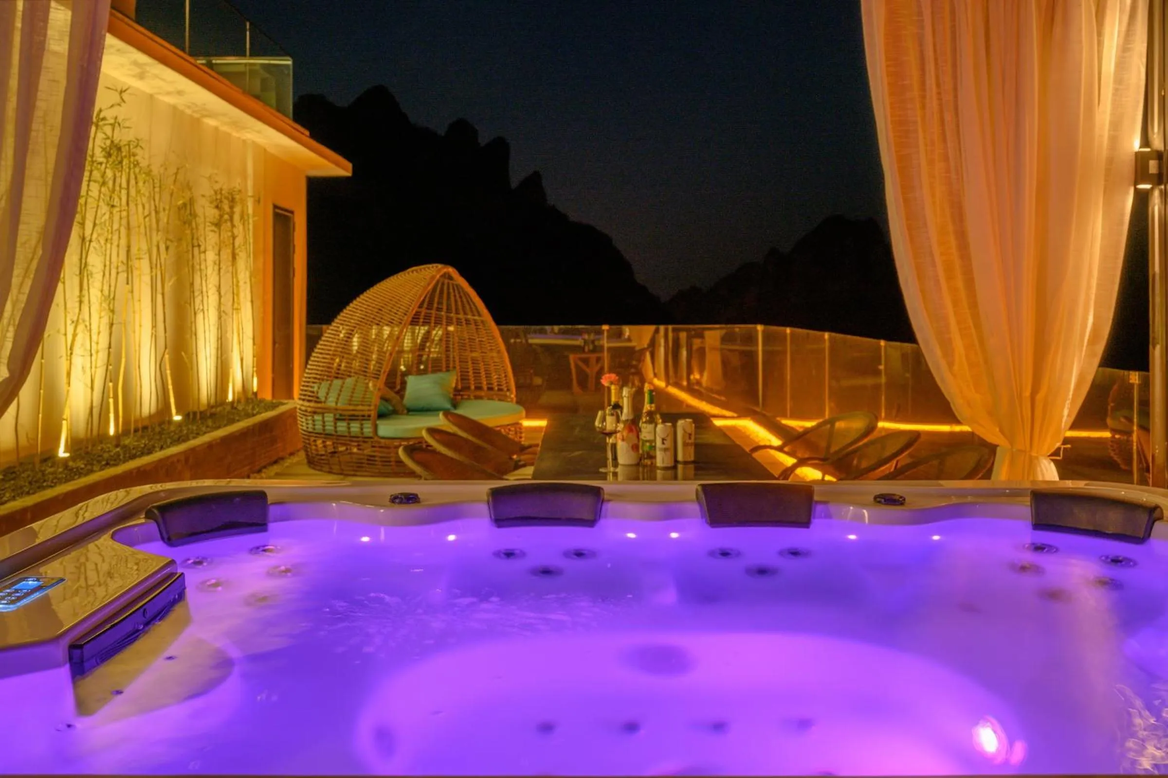 Night in XMAN Sunrise Peaks Resort