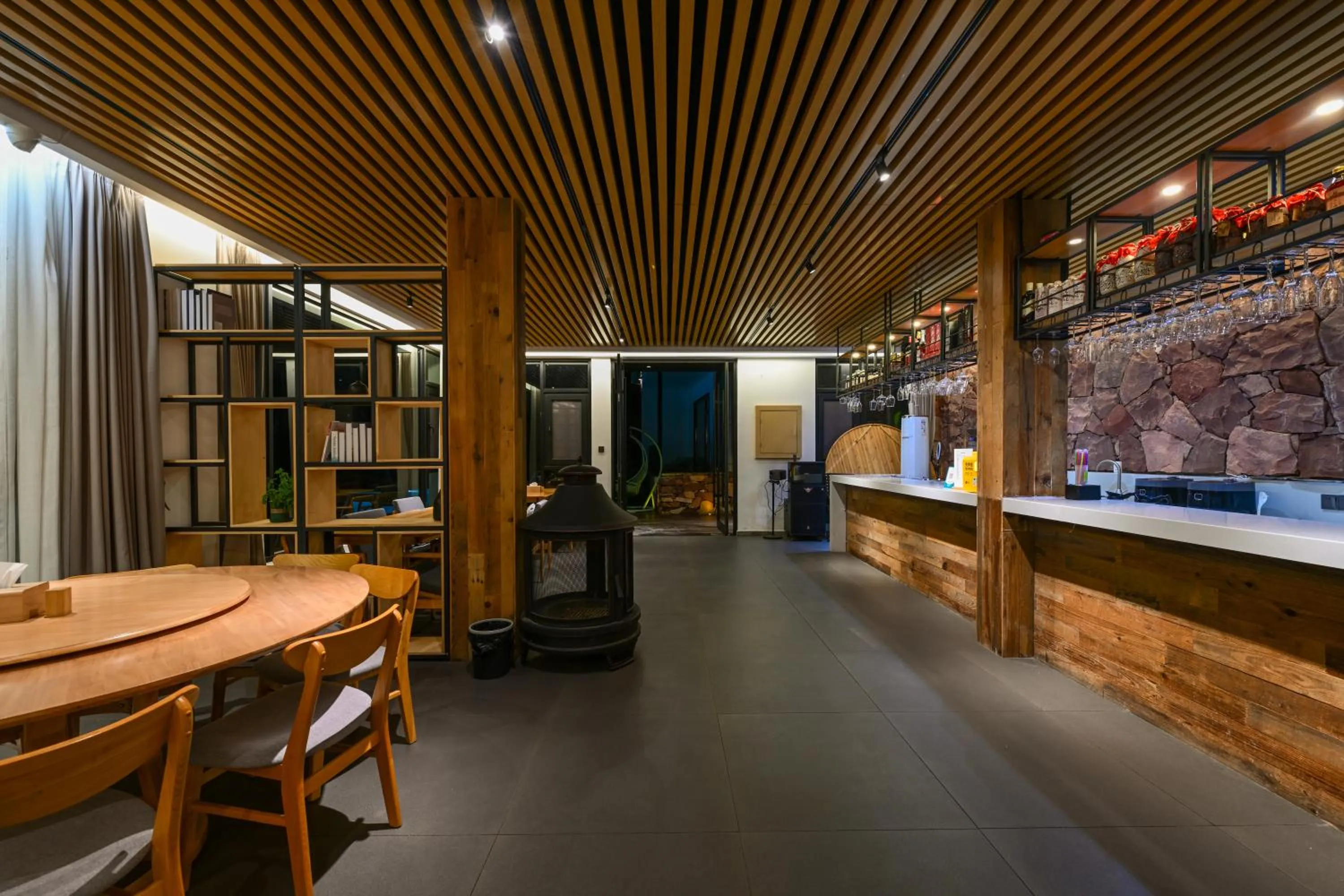 Restaurant/places to eat in XMAN Sunrise Peaks Resort