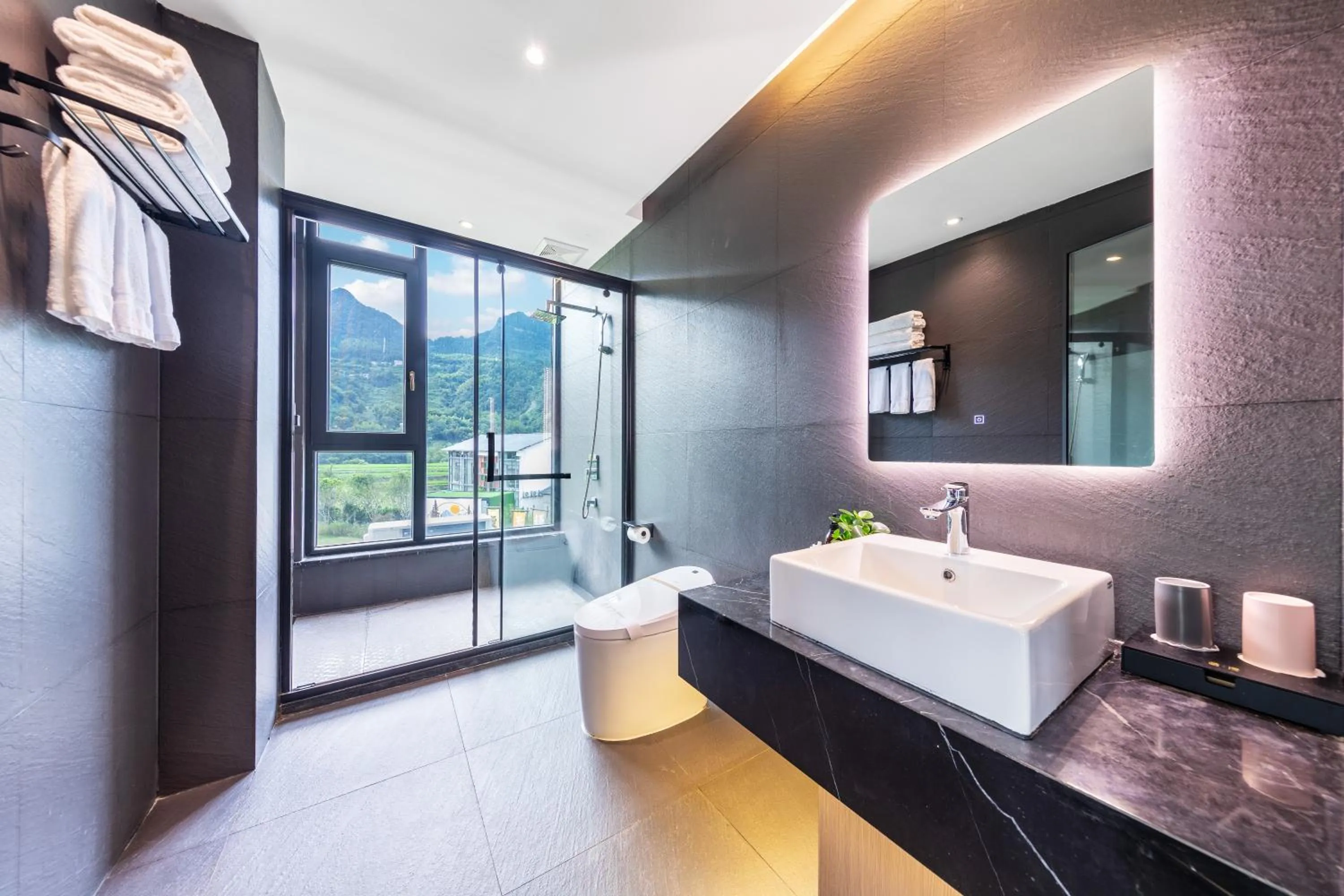 Shower in XMAN Sunrise Peaks Resort