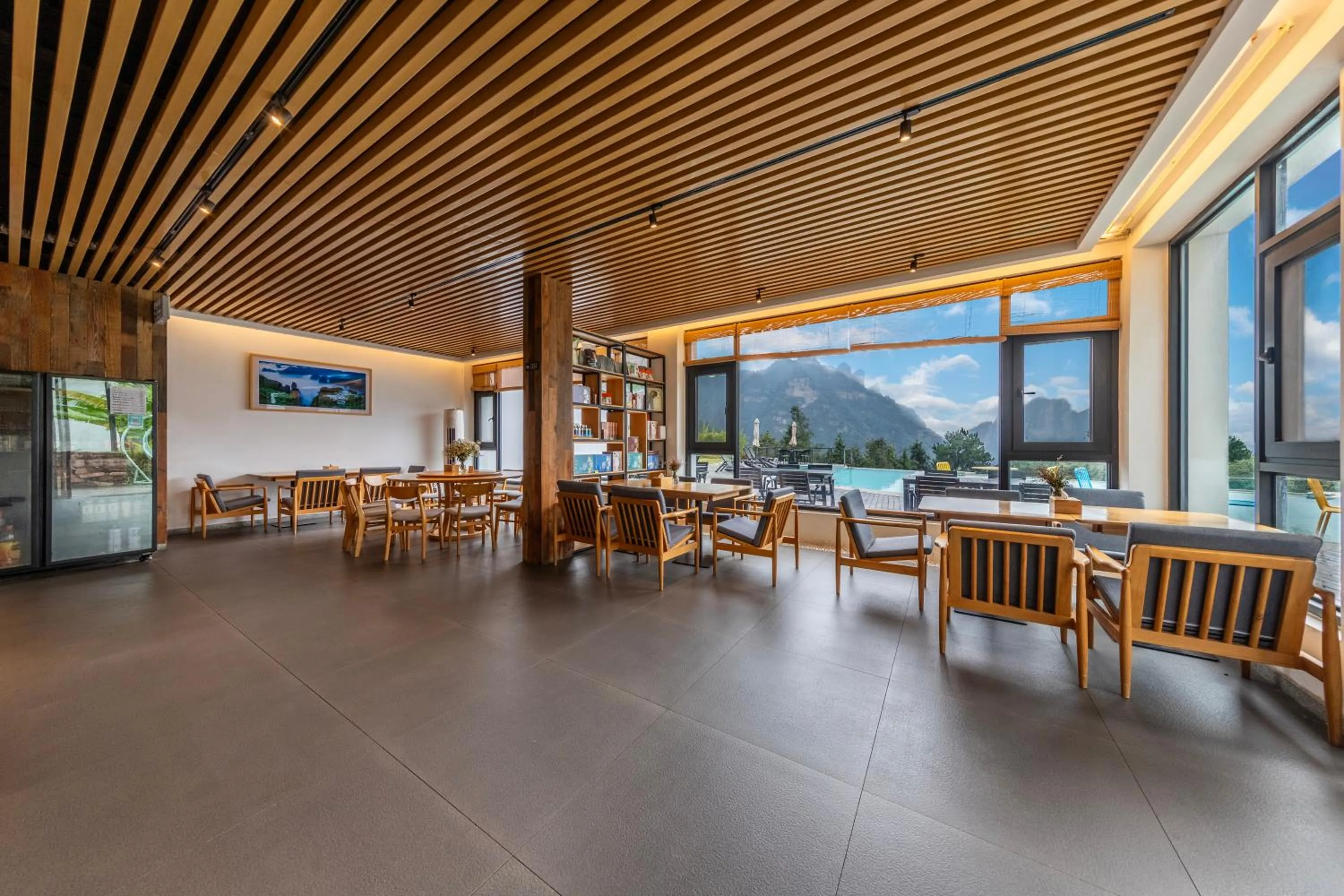 Restaurant/places to eat in XMAN Sunrise Peaks Resort