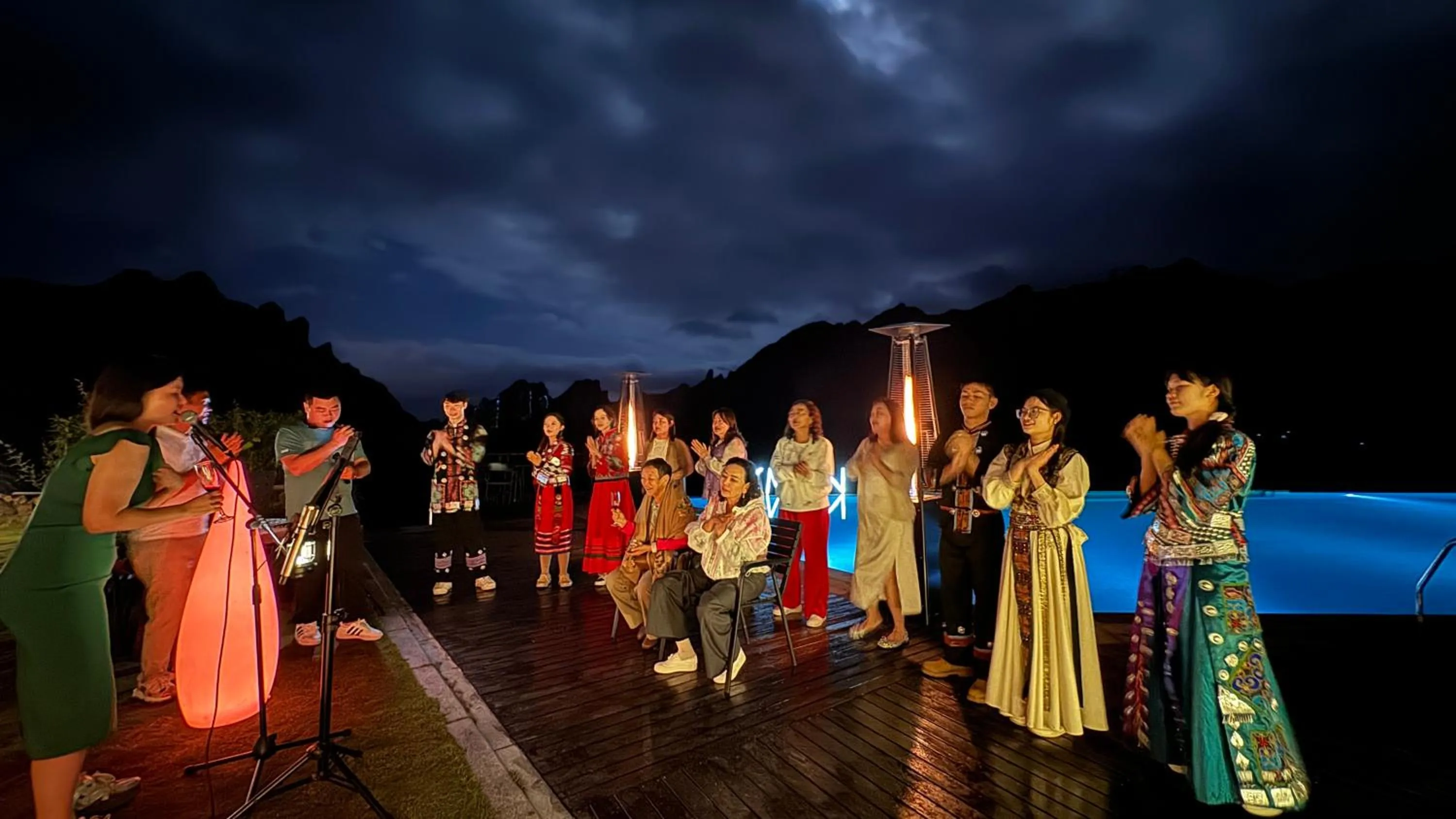 group of guests in XMAN Sunrise Peaks Resort