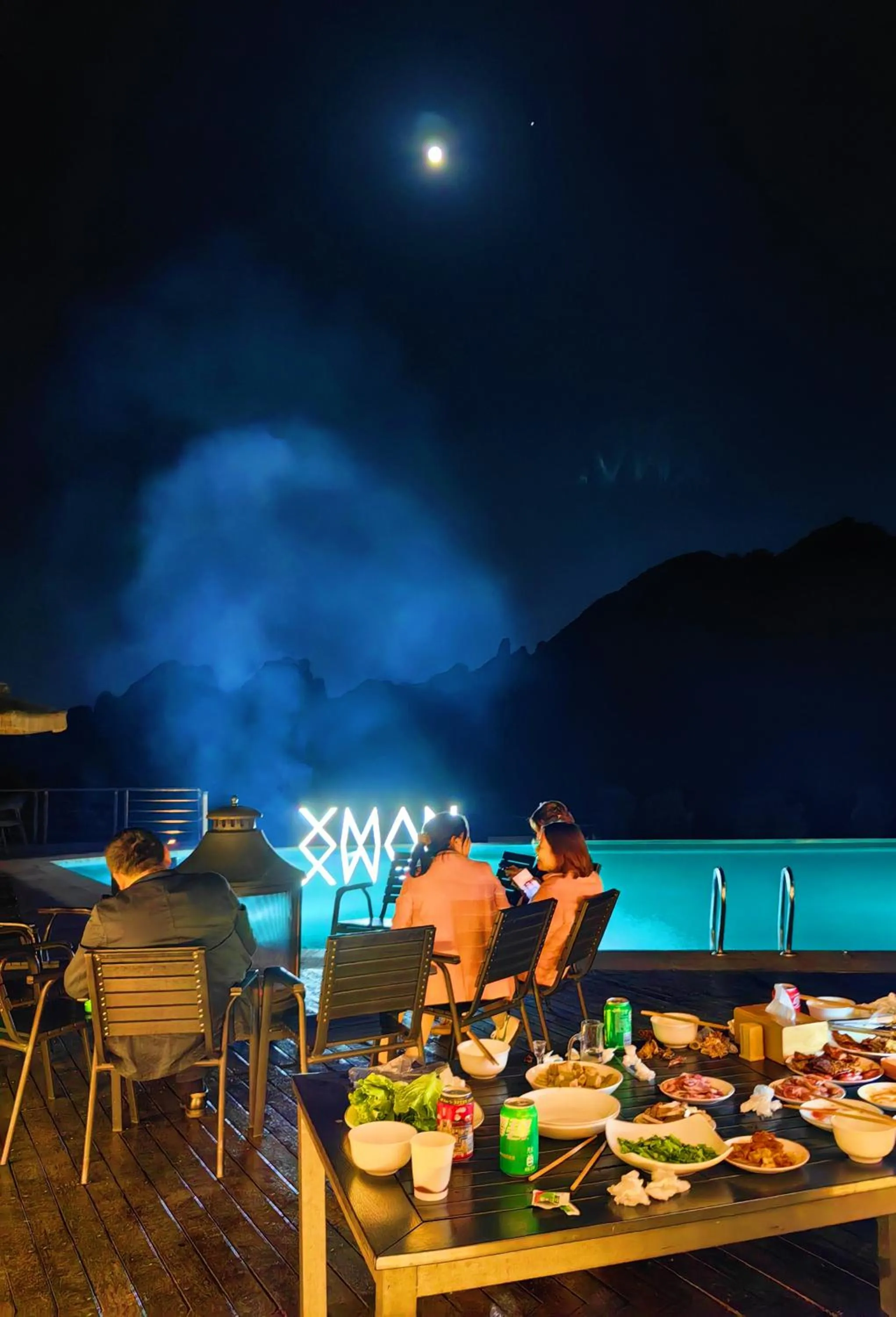 Night in XMAN Sunrise Peaks Resort