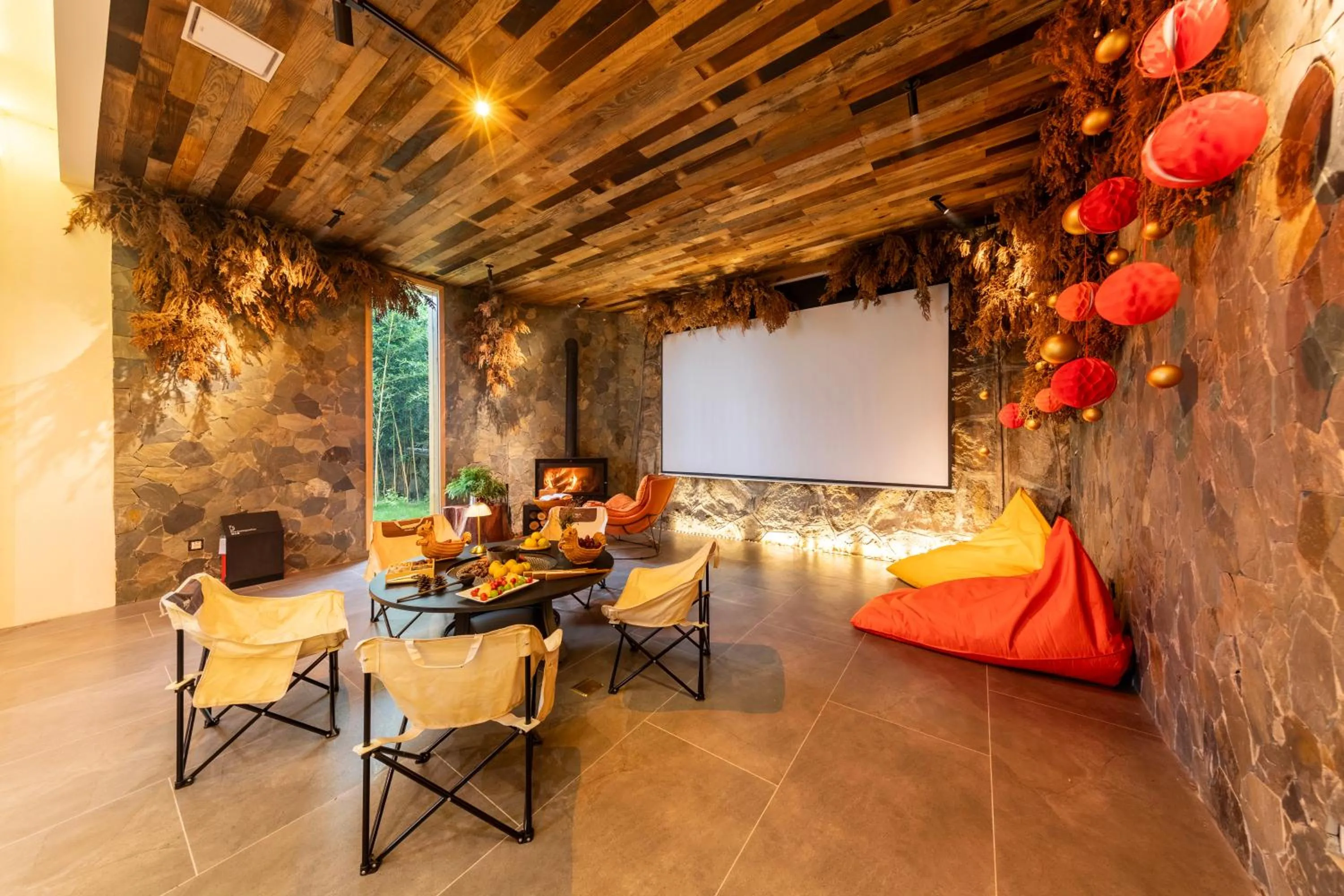 Lounge or bar in XMAN Sunrise Peaks Resort