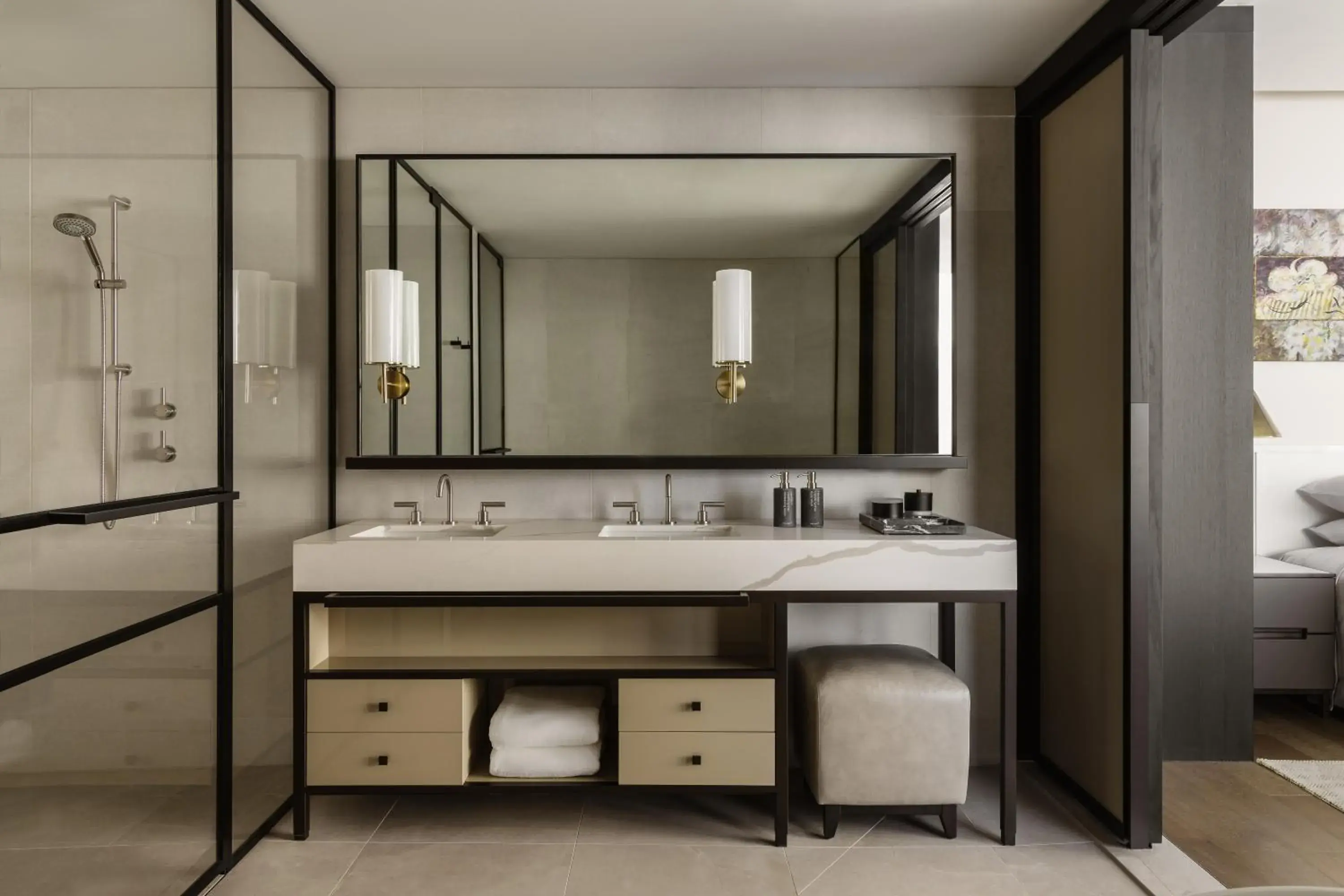 Deluxe King Room in Capella Sydney Deluxe King Room in Capella Sydney