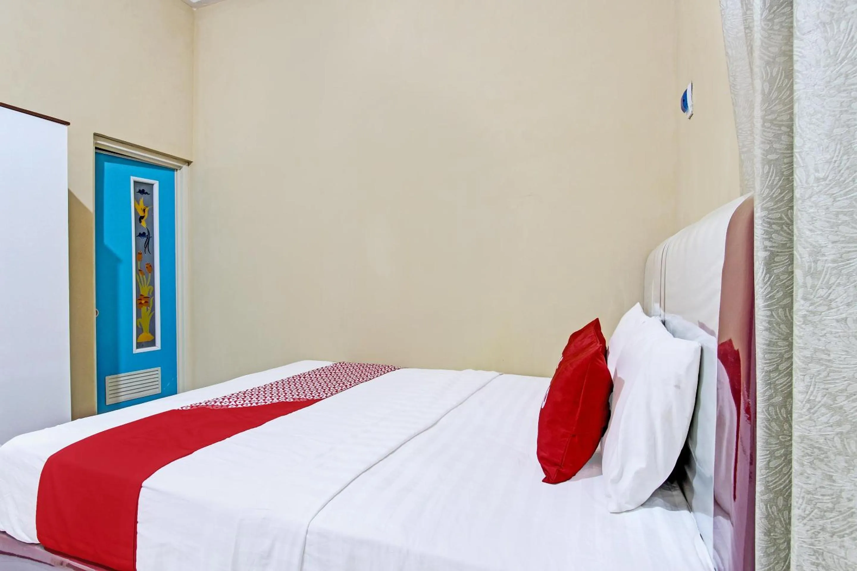 Bedroom, Bed in Hotel O Amole Paviliun Syariah