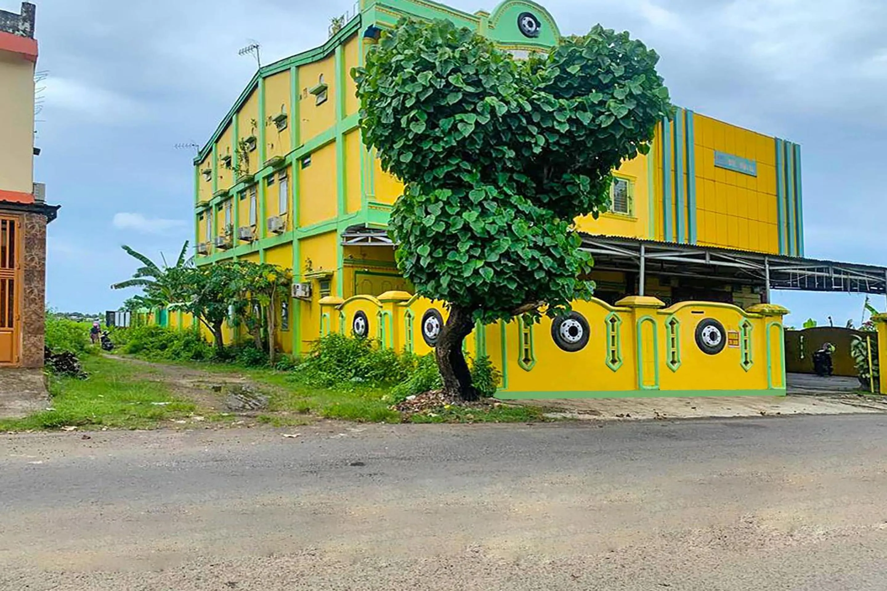 Facade/entrance in Hotel O Melati Bm Pangkep