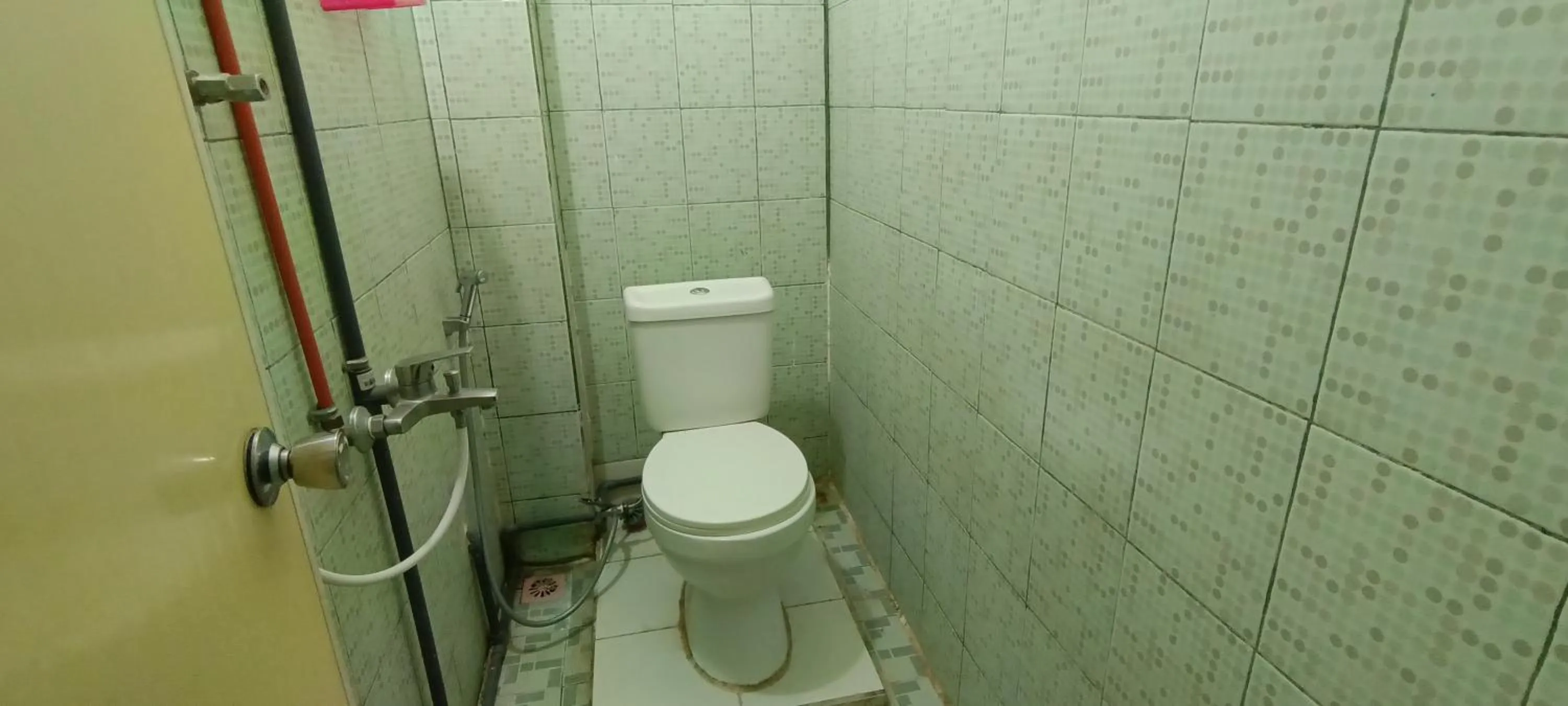 Bathroom in SPOT ON 92338 Karin Kost