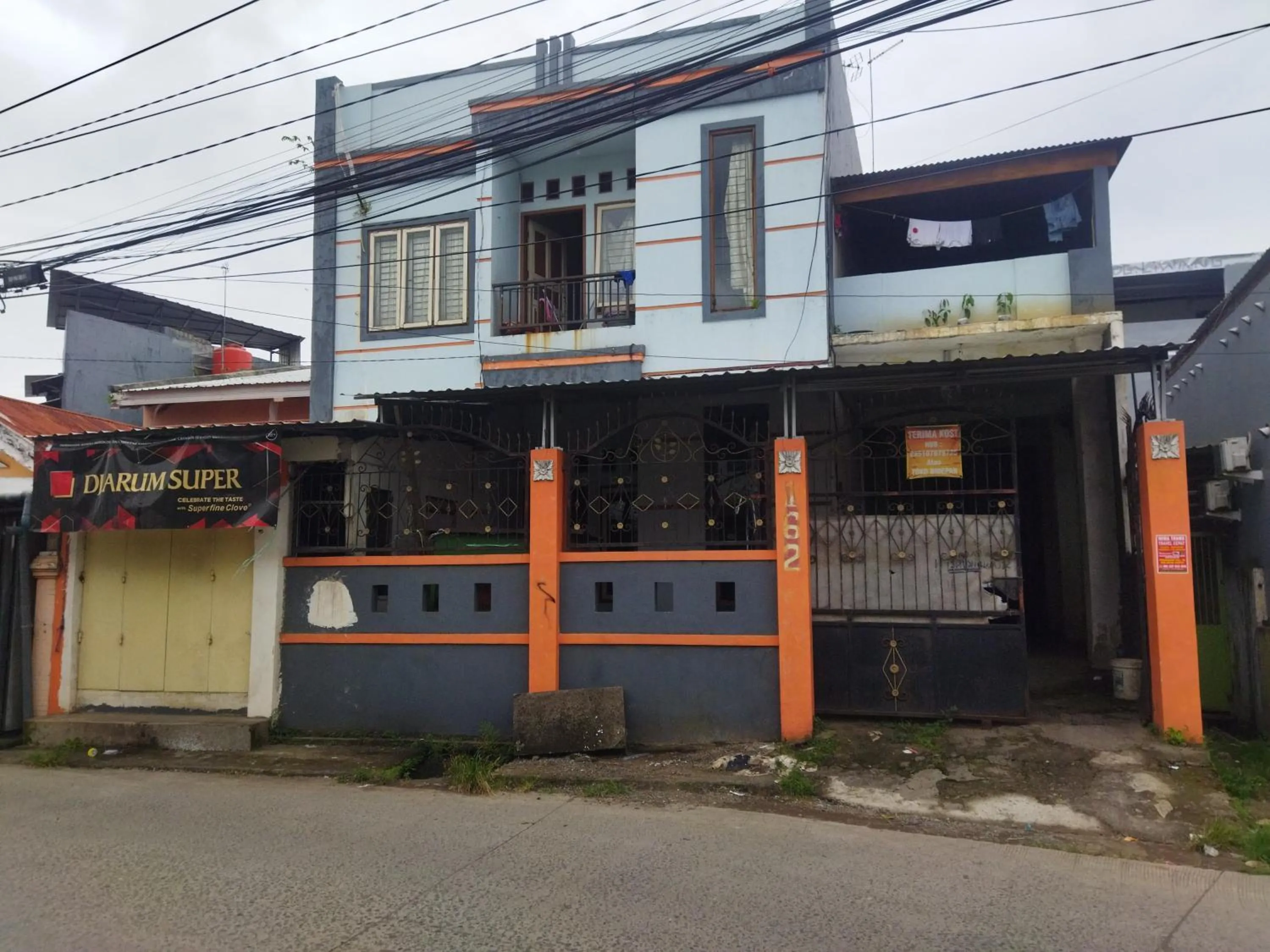 Facade/entrance in SPOT ON 92338 Karin Kost