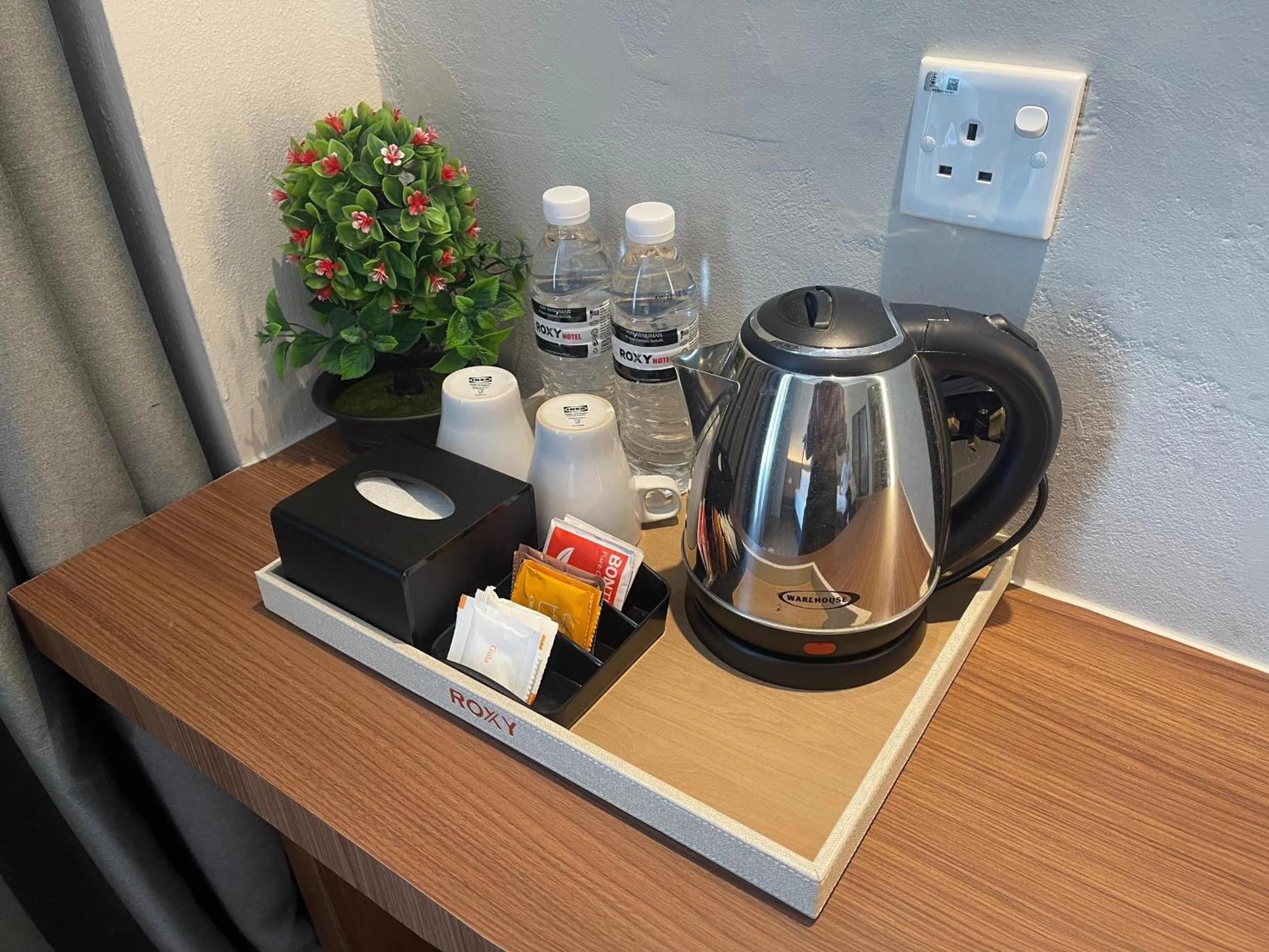 Coffee/tea facilities in Roxy Hotel Aiman