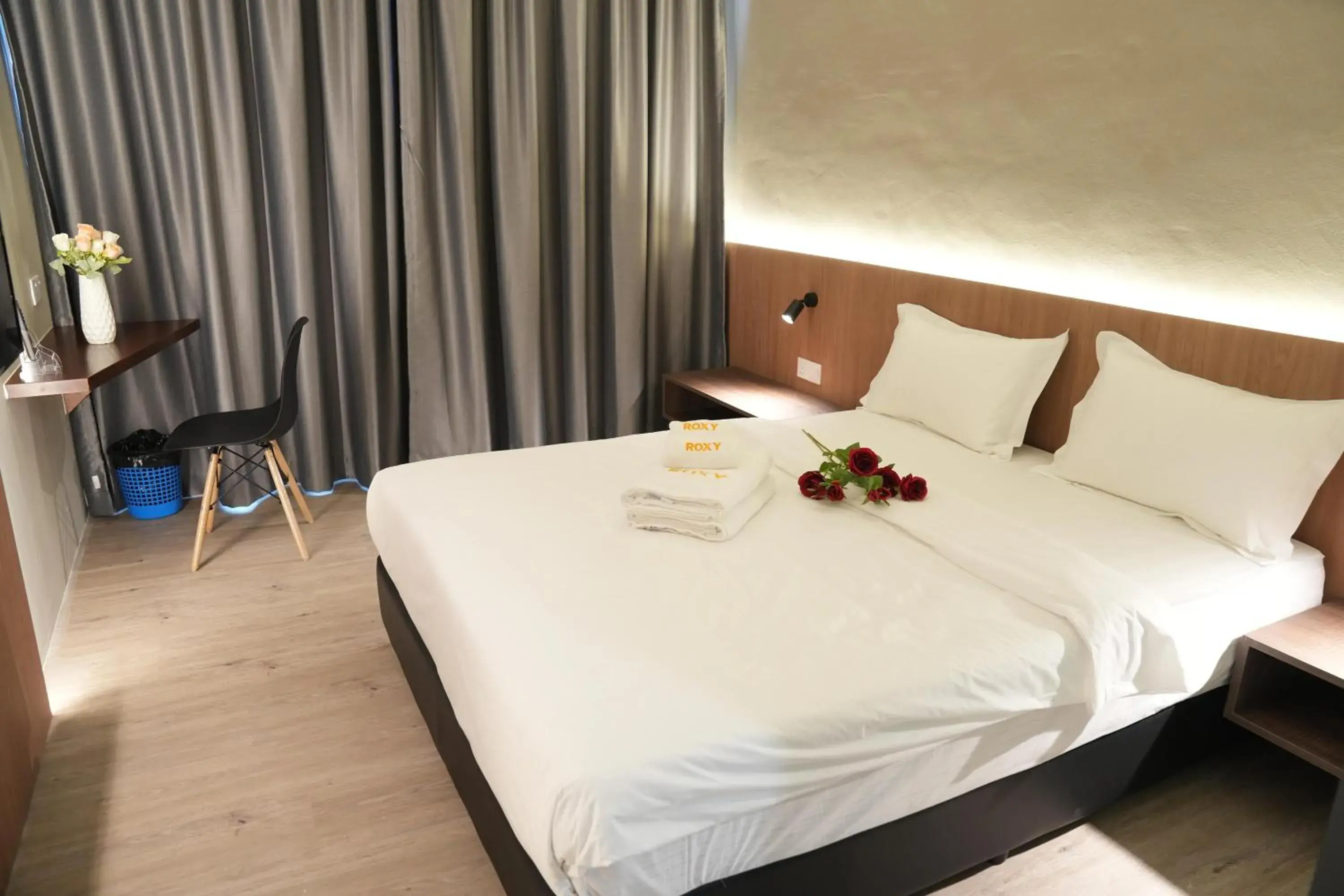 Superior Queen Room in Roxy Hotel Aiman Superior Queen Room in Roxy Hotel Aiman