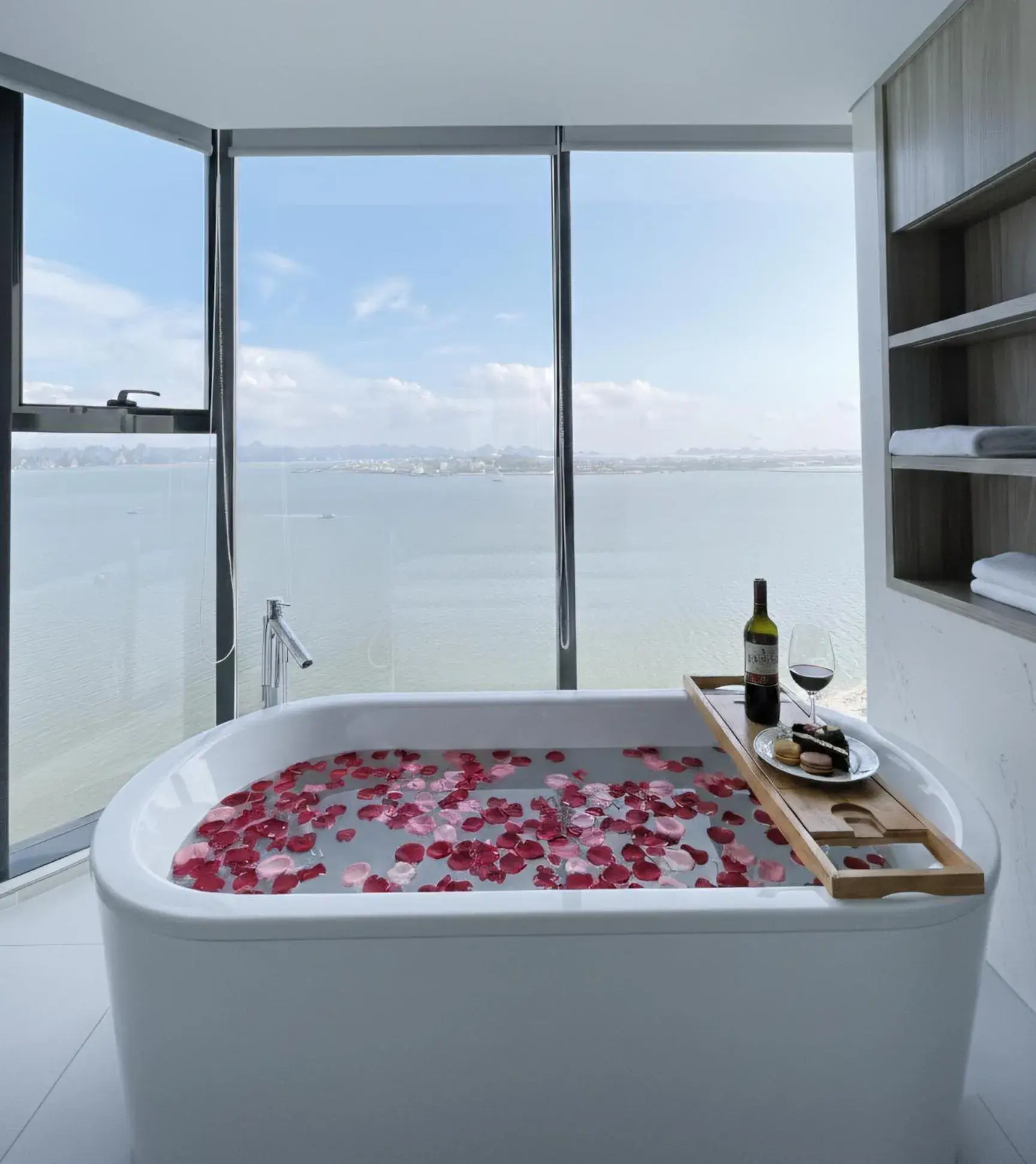 Two-Bedroom Apartment with Ocean View in HB Serviced Apartment - Alacarte Hạ Long Two-Bedroom Apartment with Ocean View in HB Serviced Apartment - Alacarte Hạ Long