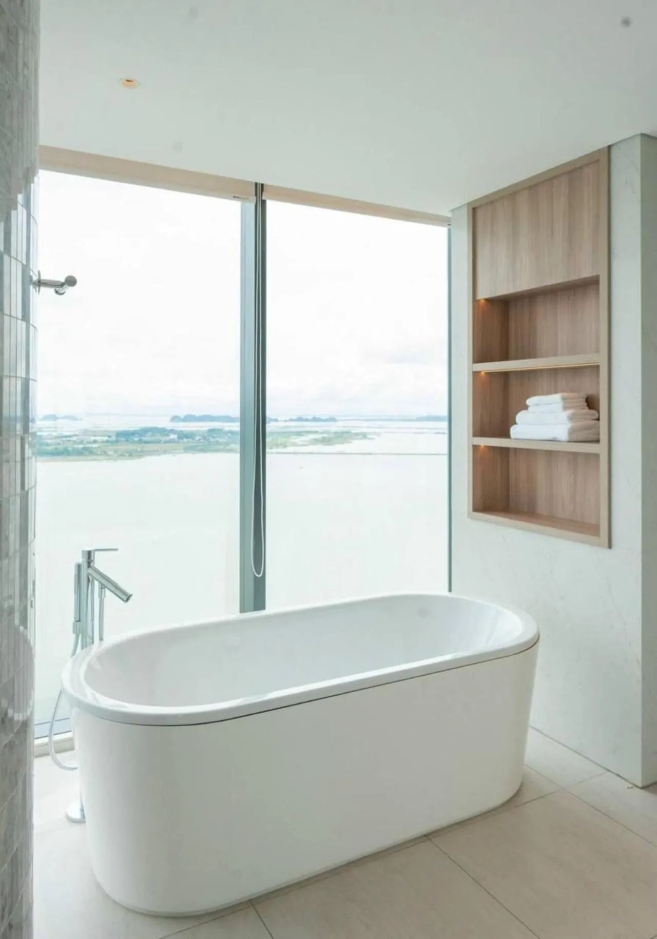 Hot Tub in HB Serviced Apartment - Alacarte Hạ Long