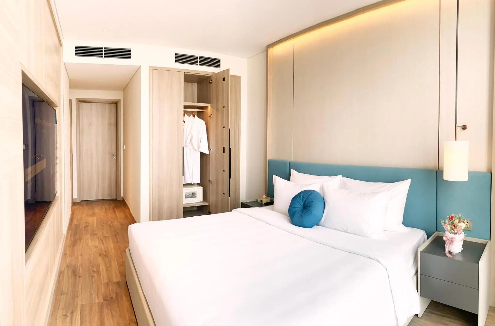 Photo of the whole room, Bed in HB Serviced Apartment - Alacarte Hạ Long