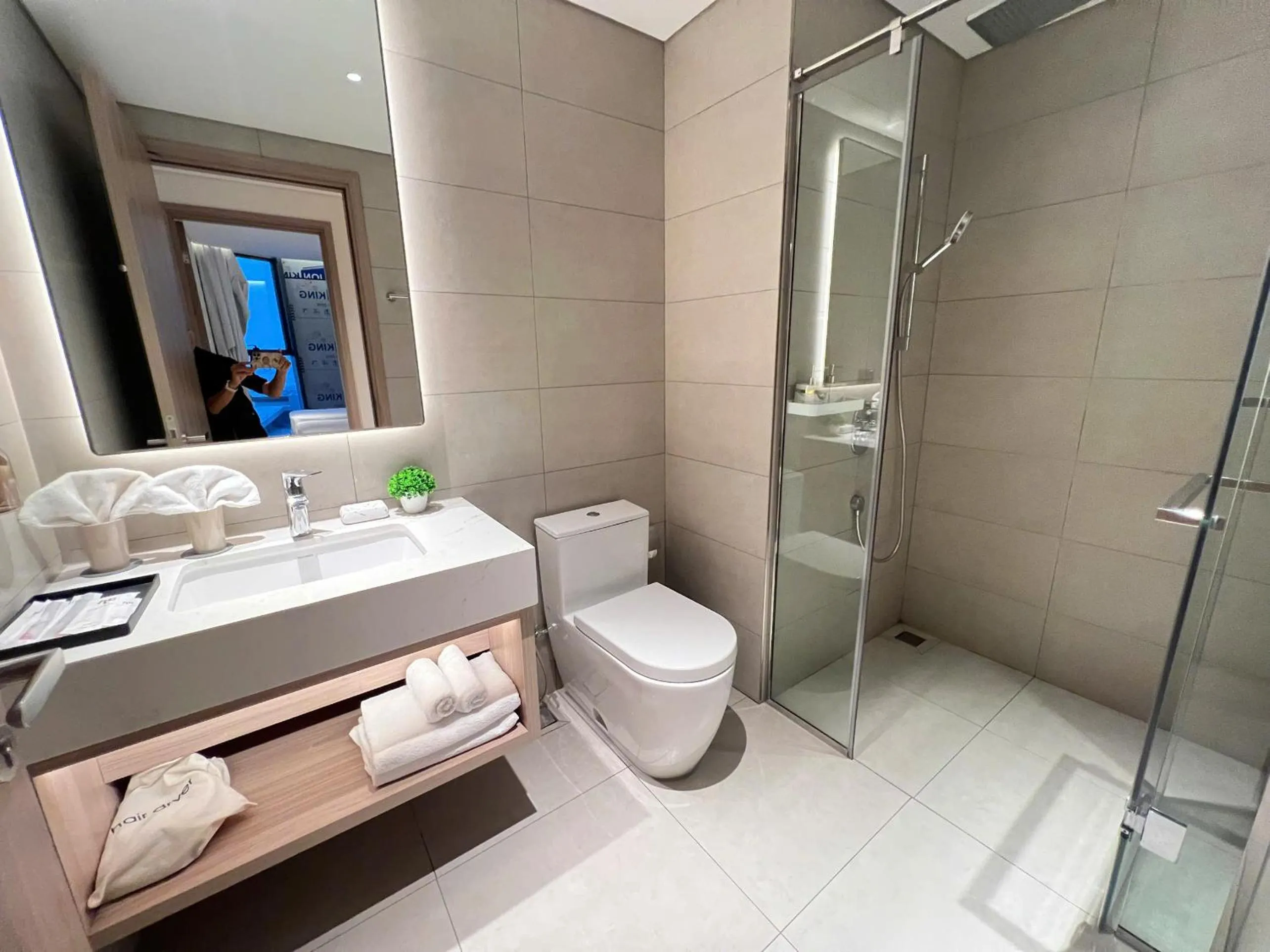 Bathroom in HB Serviced Apartment - Alacarte Hạ Long