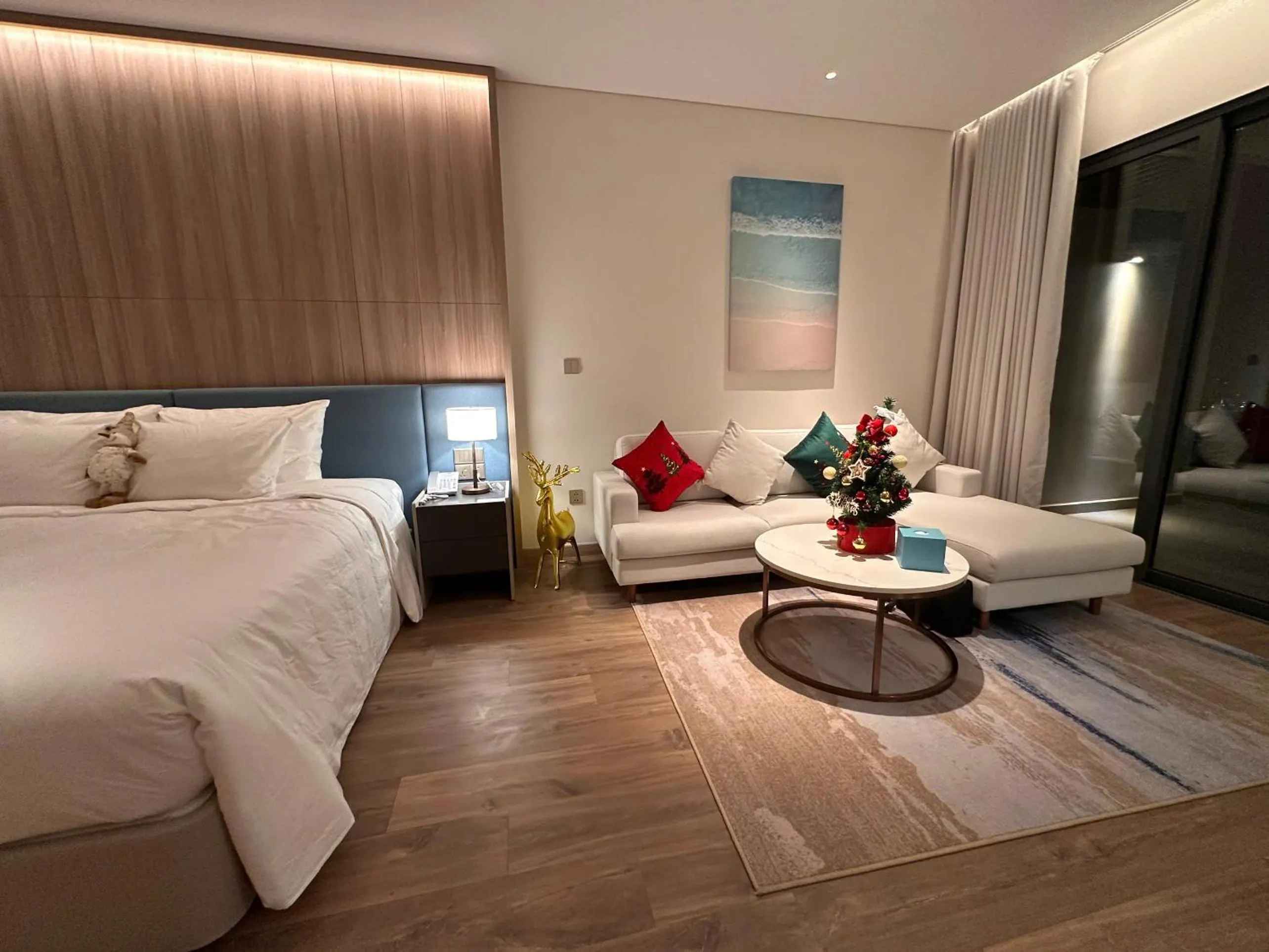 Photo of the whole room, Bed in HB Serviced Apartment - Alacarte Hạ Long