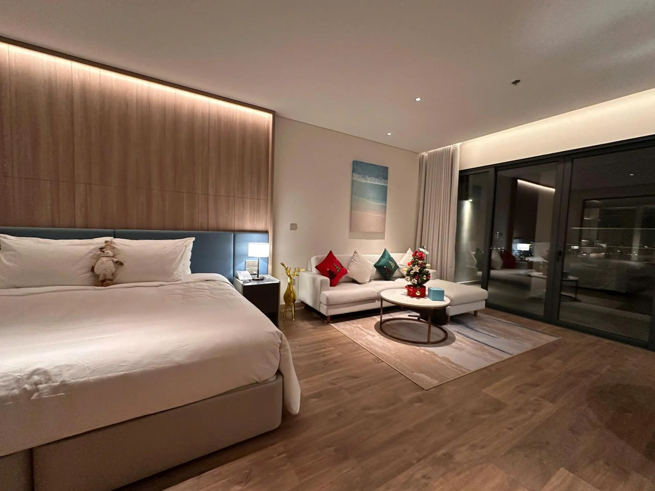 Photo of the whole room, Bed in HB Serviced Apartment - Alacarte Hạ Long