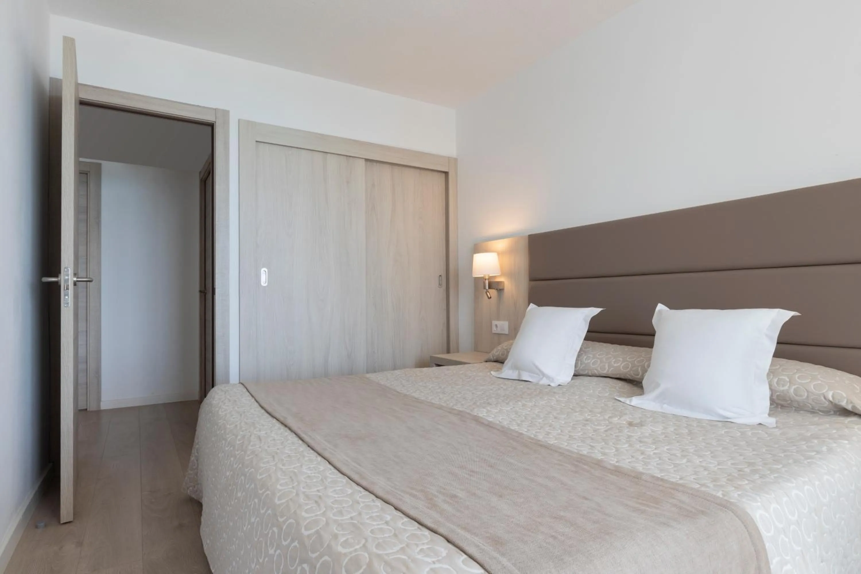 Bedroom, Bed in Hotel Palia Sa Coma Playa