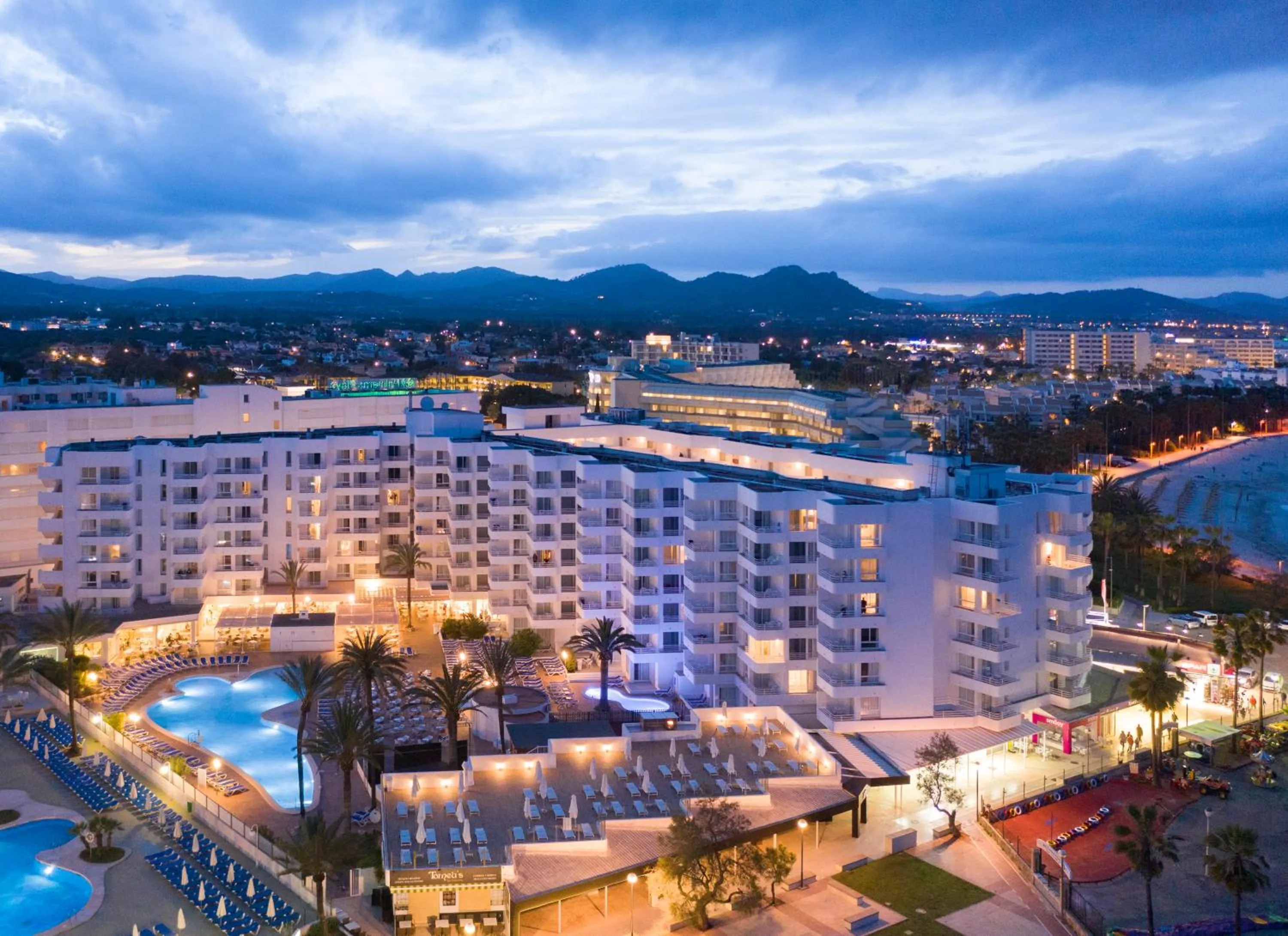 Night in Hotel Palia Sa Coma Playa