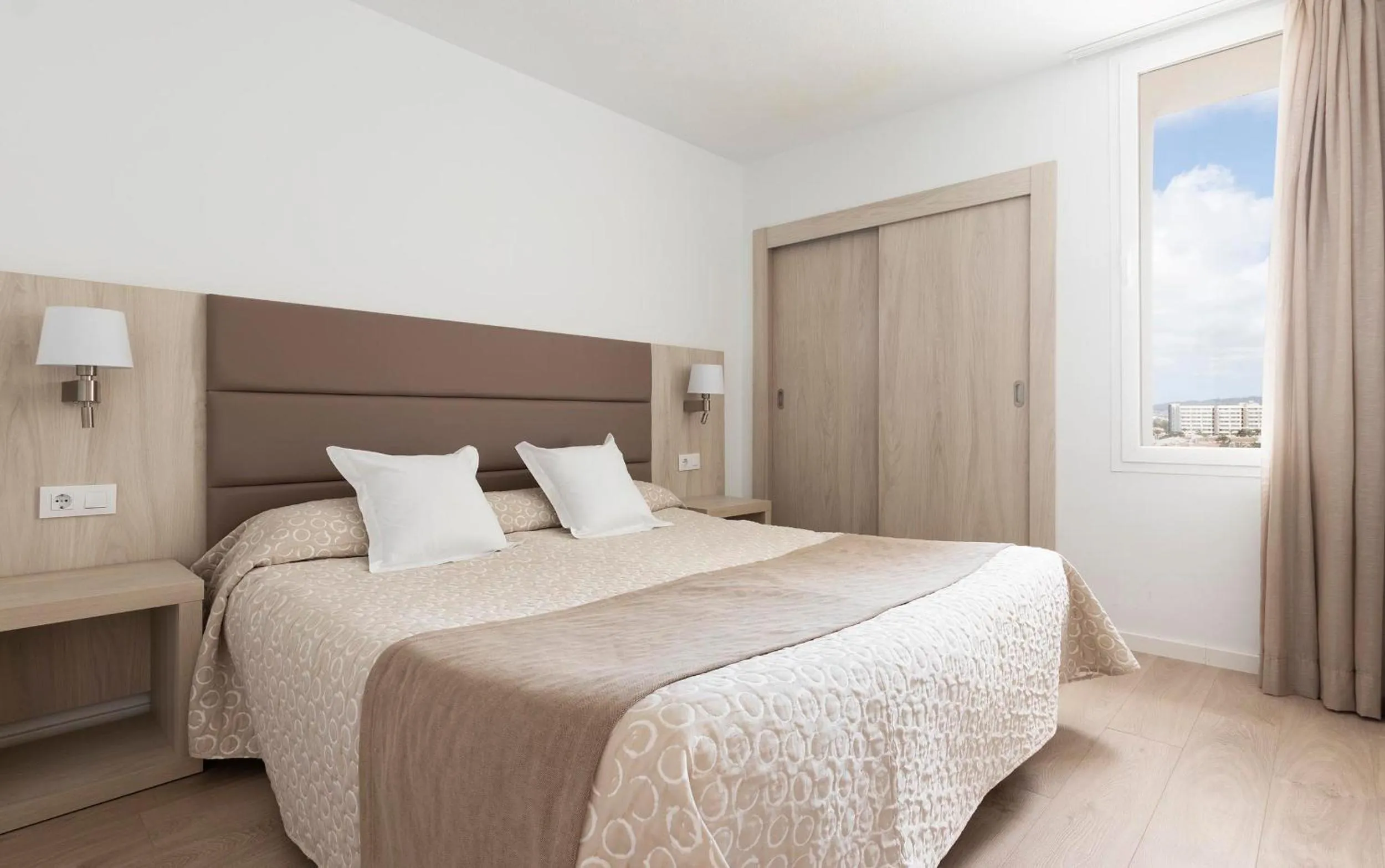 Bedroom, Bed in Hotel Palia Sa Coma Playa