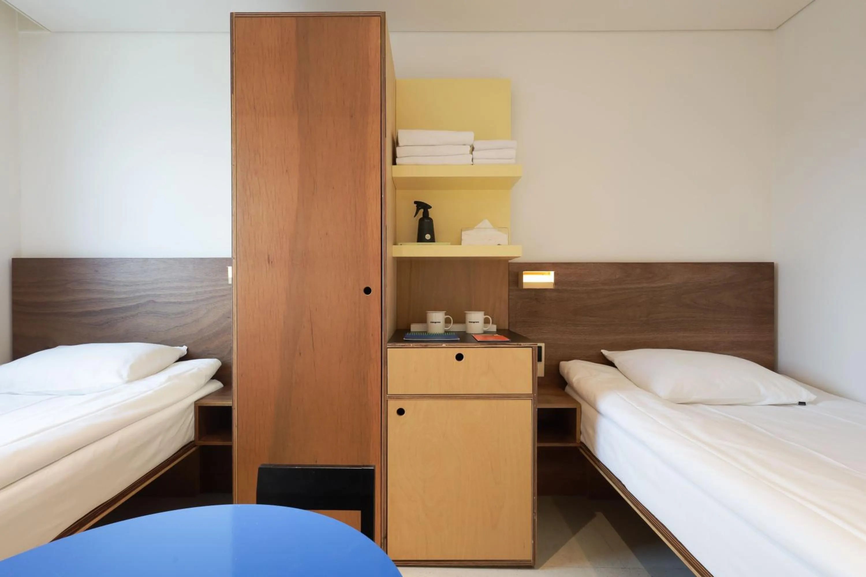 Photo of the whole room, Bed in Mangrove Sinseol