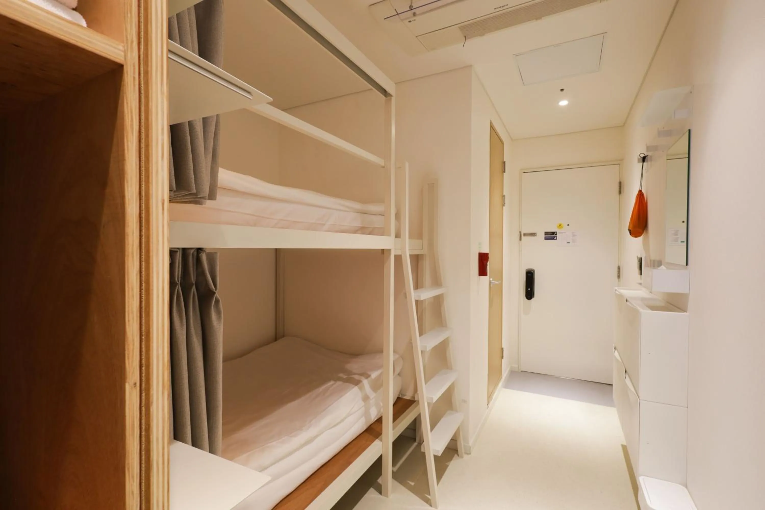 bunk bed, Bed in Mangrove Sinseol