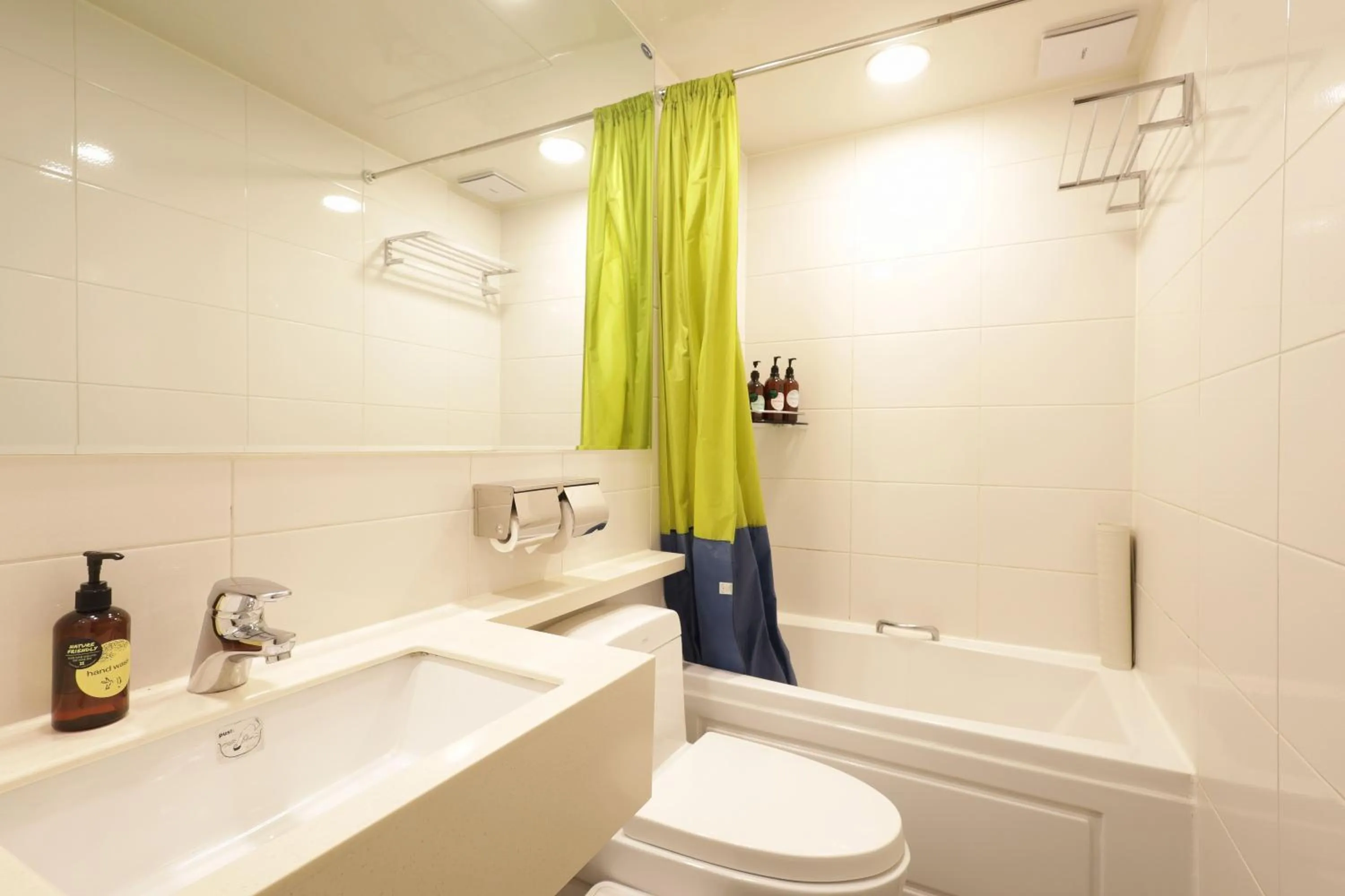 Bathroom in Mangrove Sinseol