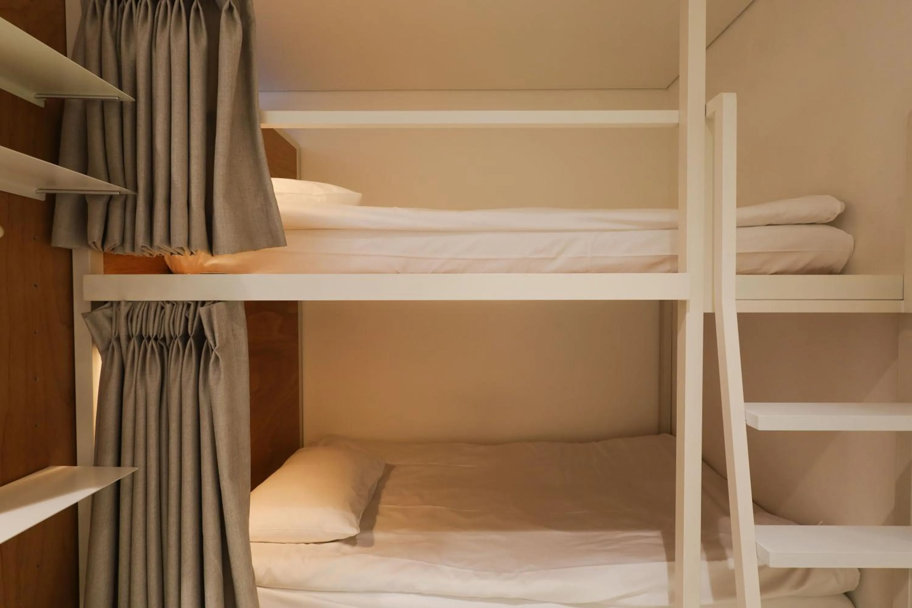 bunk bed, Bed in Mangrove Sinseol