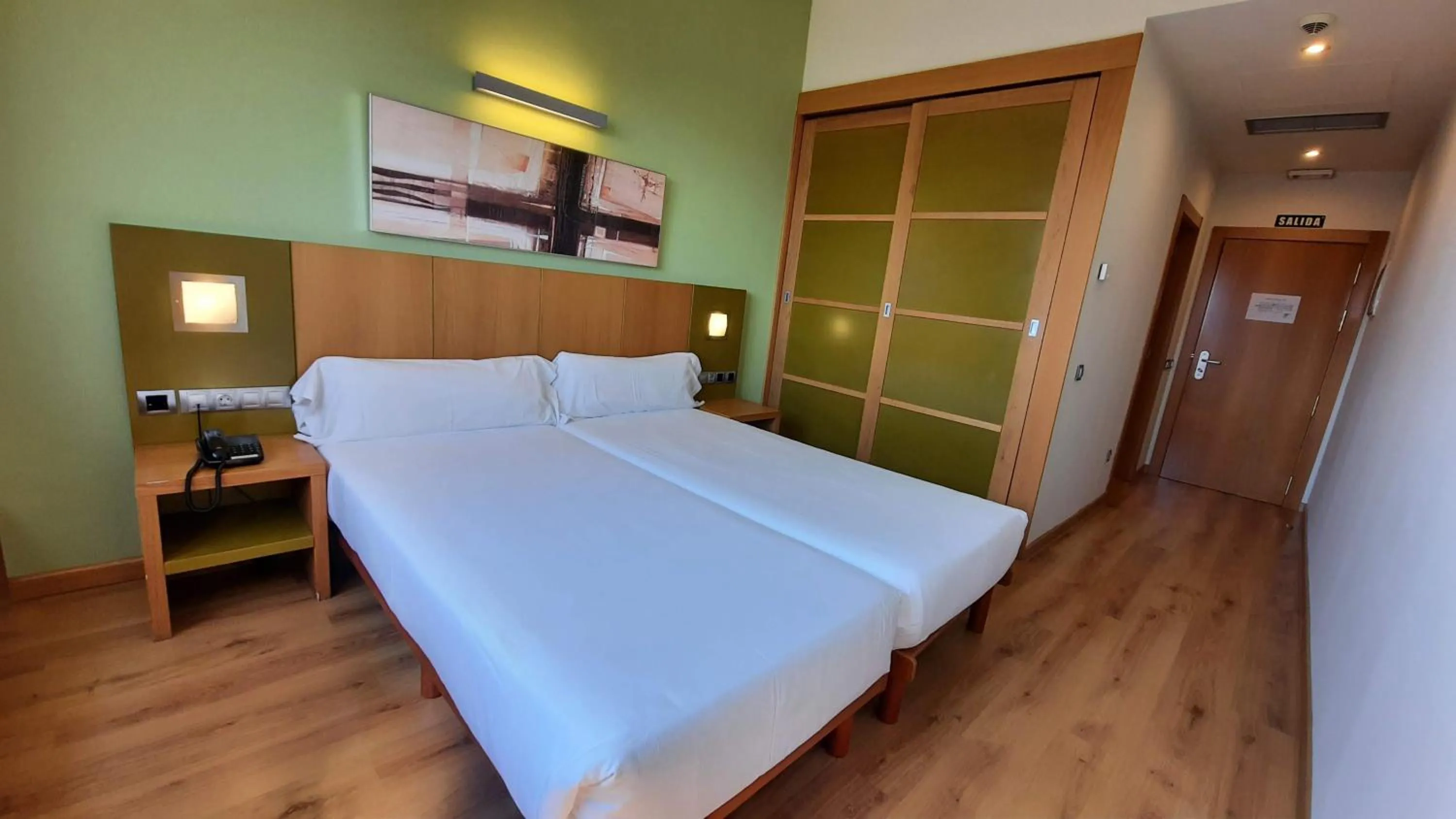 Photo of the whole room, Bed in Hotel La Boroña