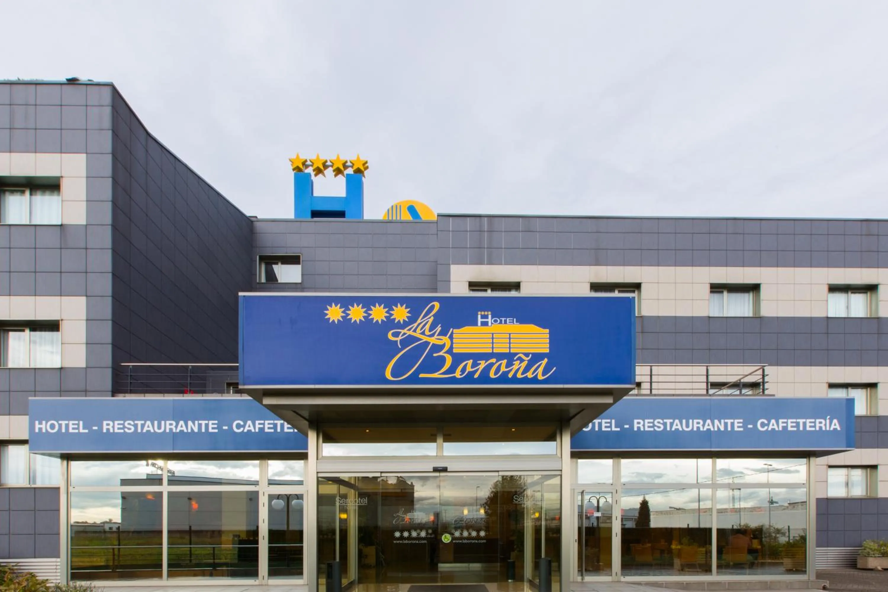 Facade/entrance in Hotel La Boroña