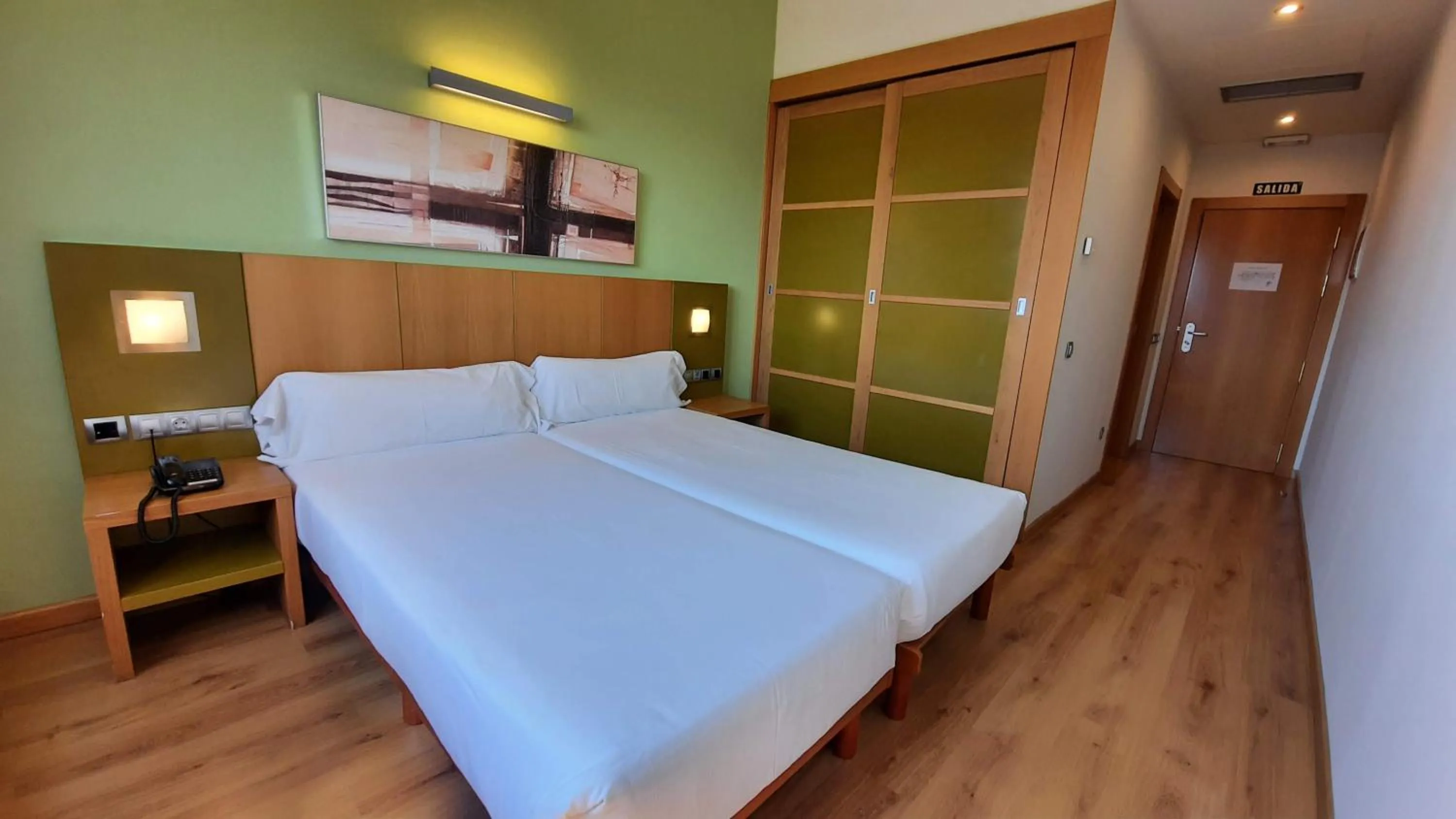 Photo of the whole room, Bed in Hotel La Boroña