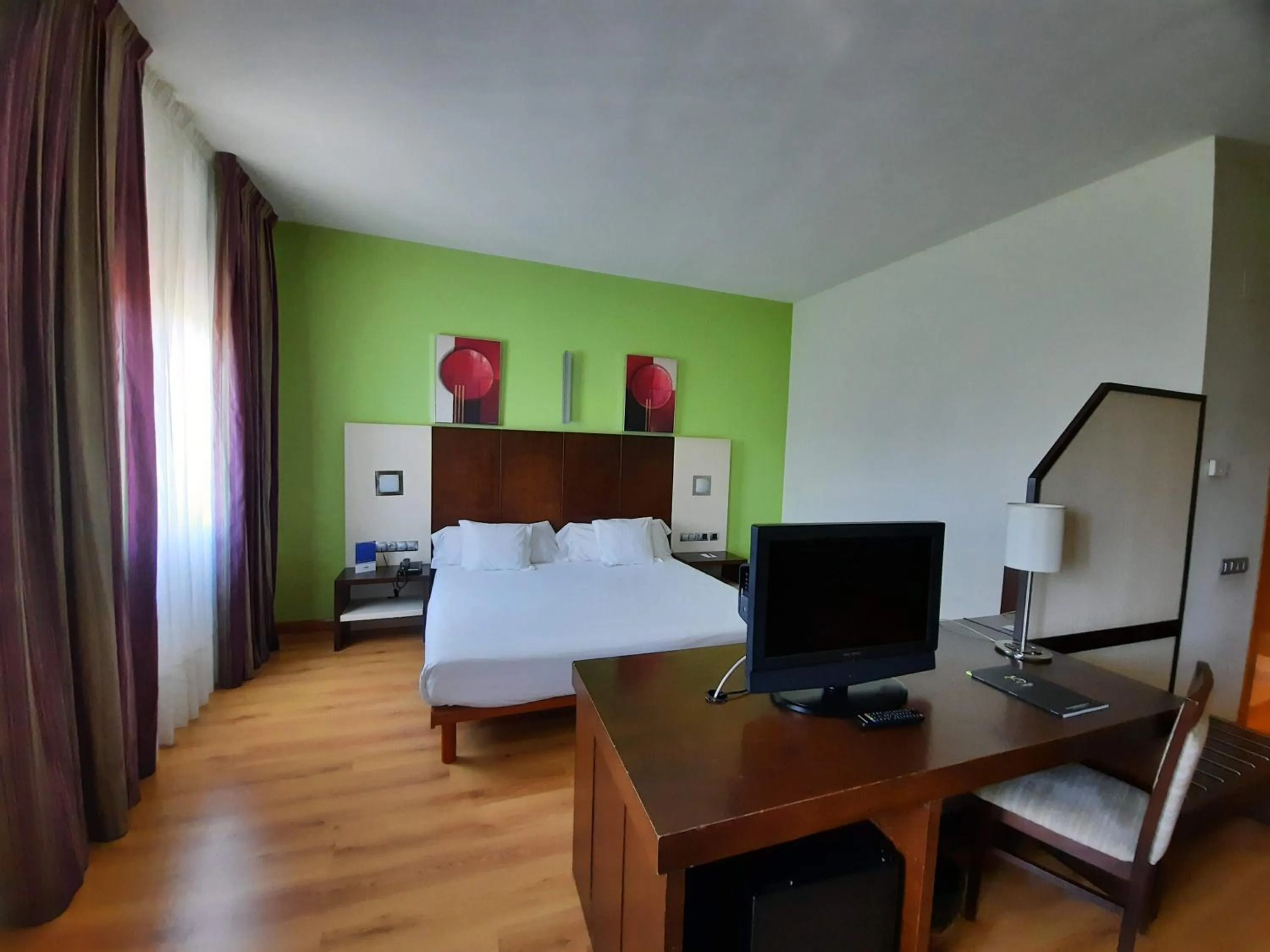 Photo of the whole room, Bed in Hotel La Boroña