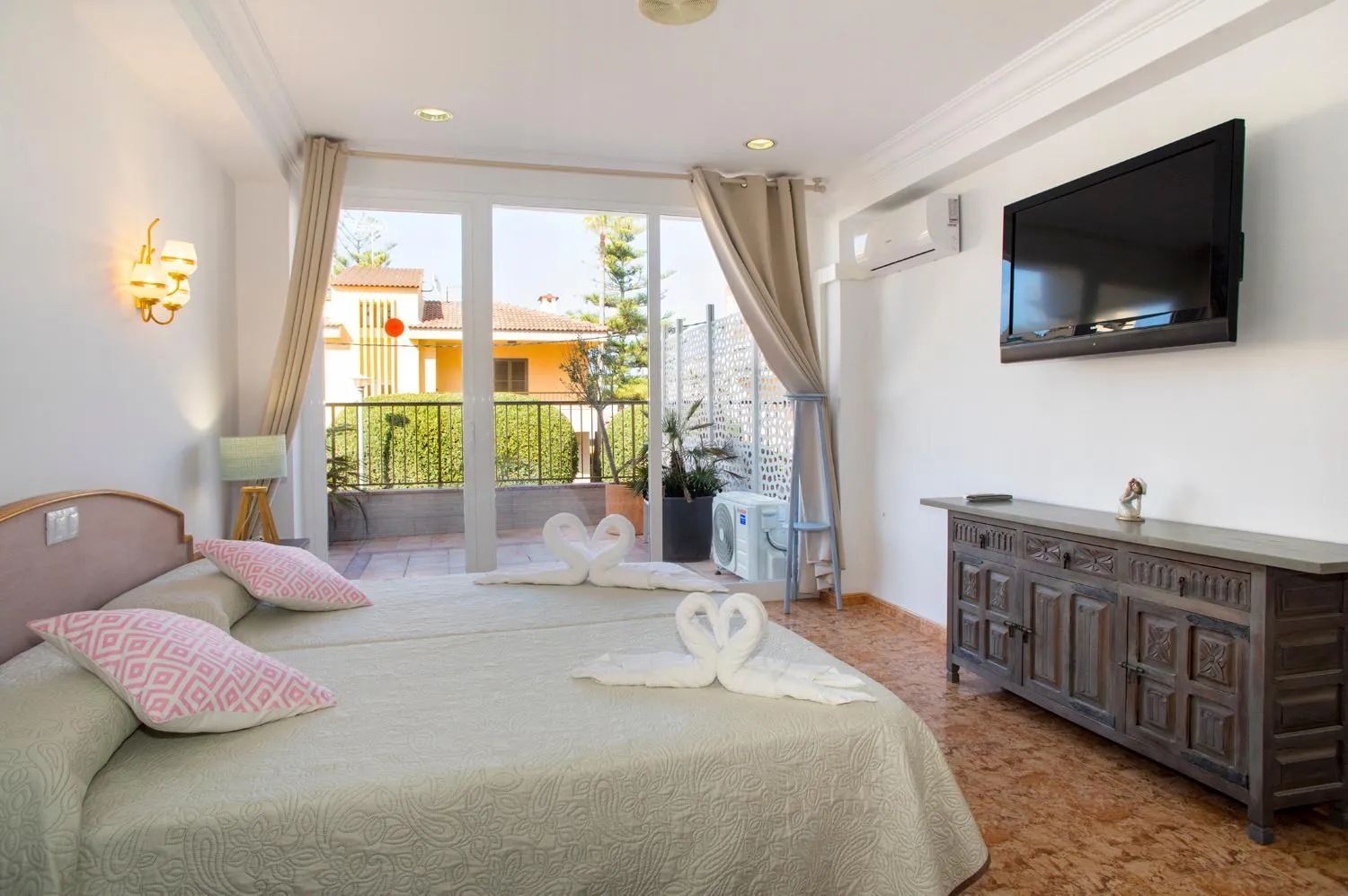 Decorative detail, Bed in Hotel Villa Barbara