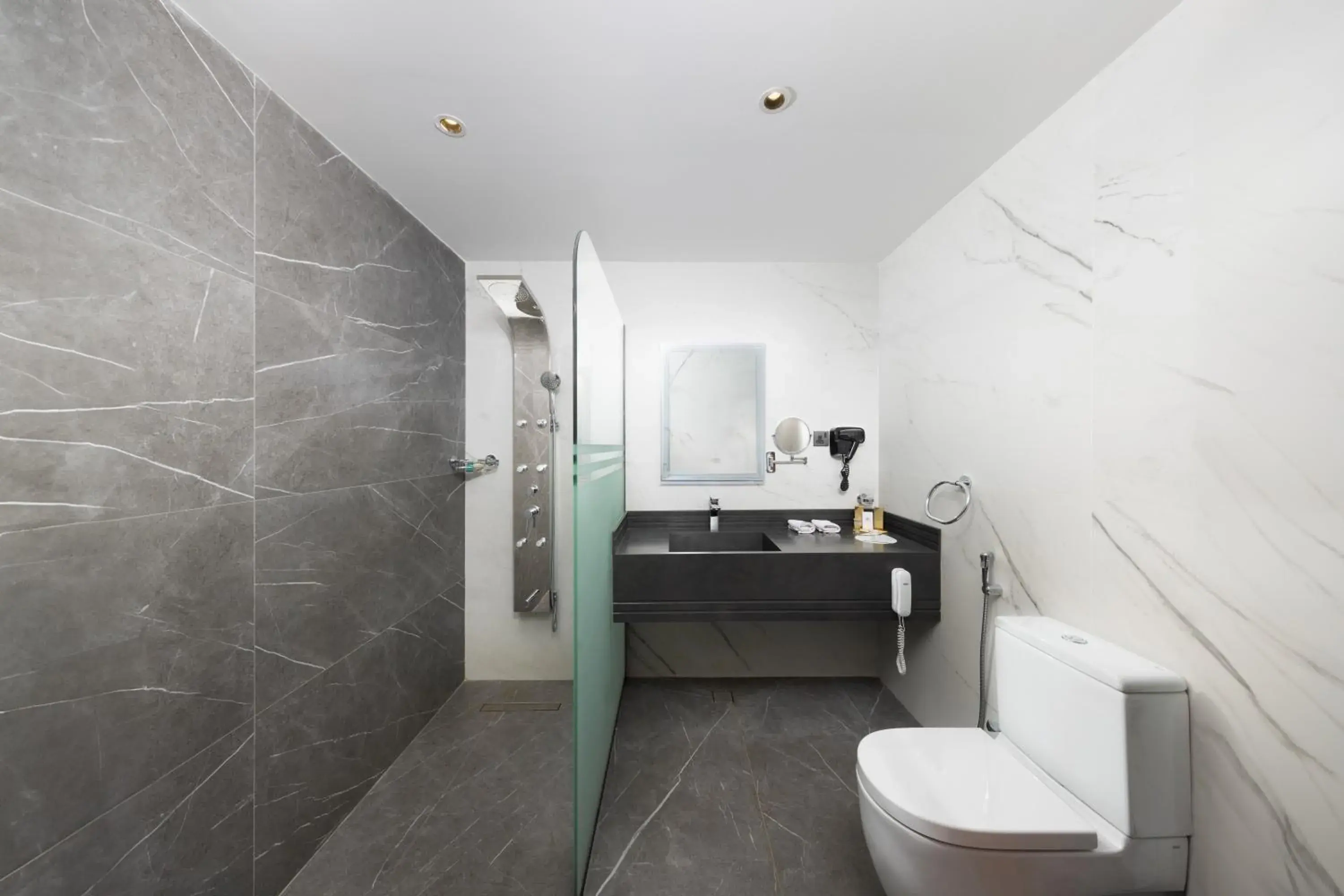 Deluxe Double Room in E Hotel Deluxe Double Room in E Hotel